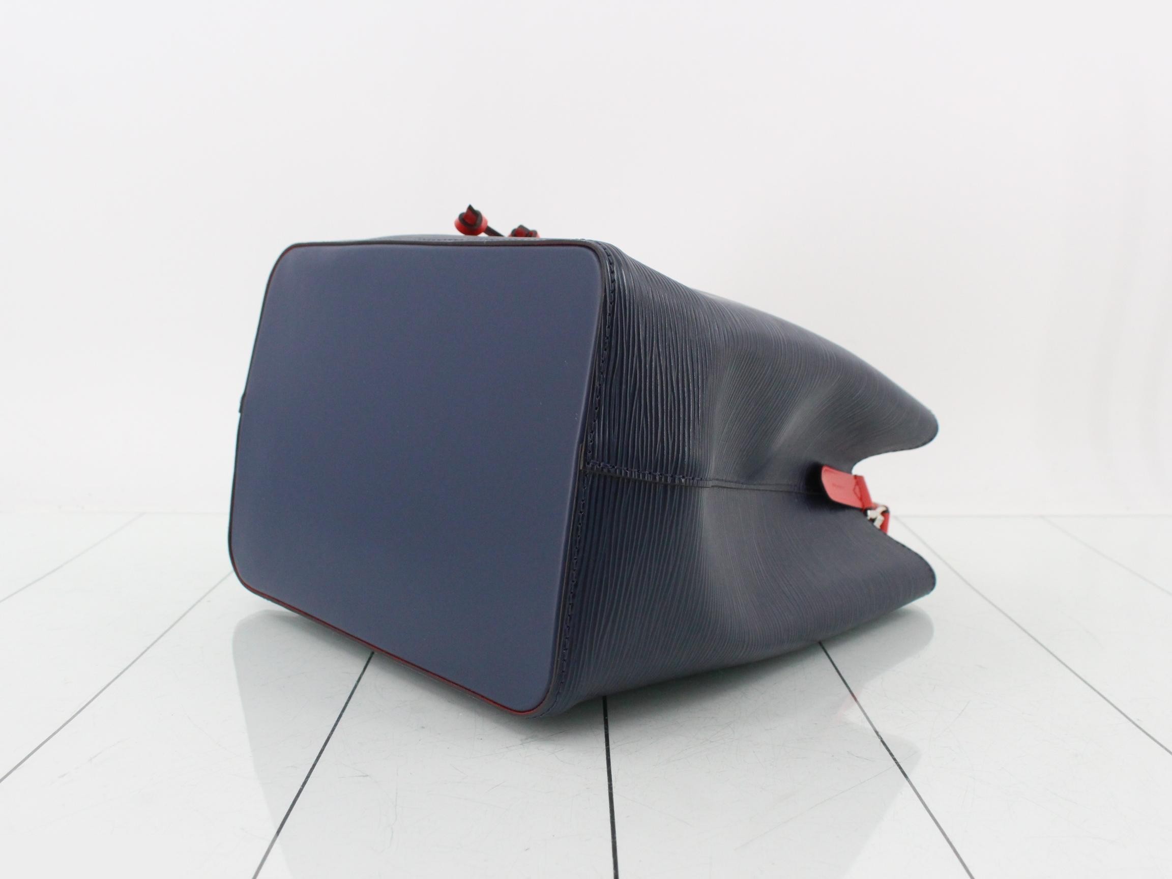 Epi NeoNoe Indigo Blue 2-Way Shoulder Bag — view 6