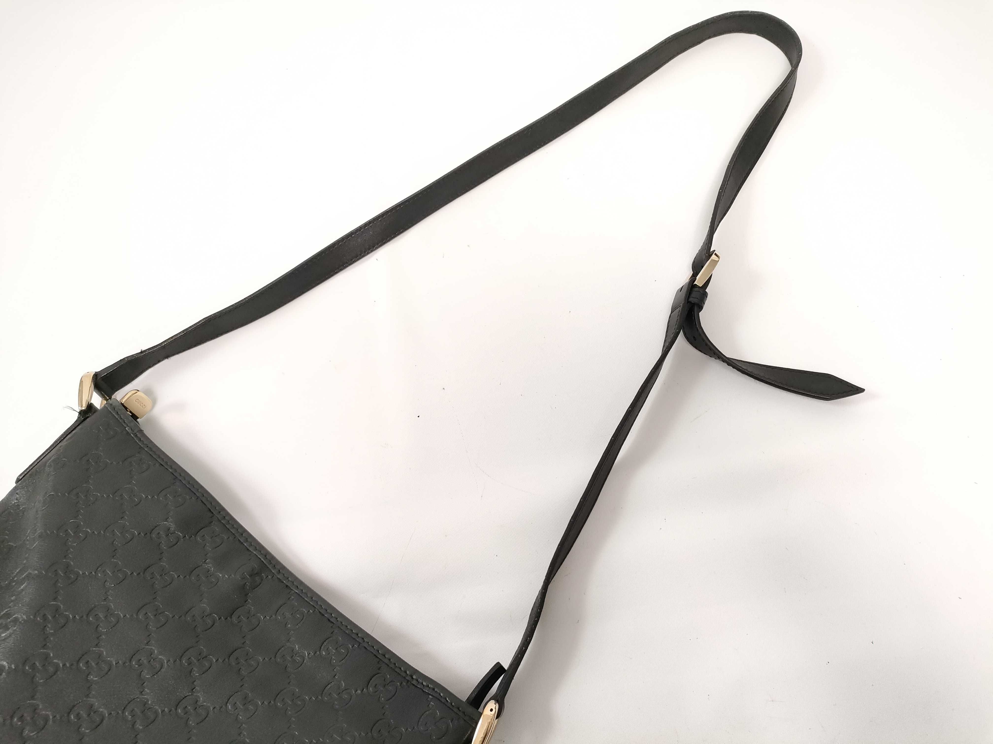 Guccissima Abbey Gold Hardware Leather Shoulder Bag Black — view 3