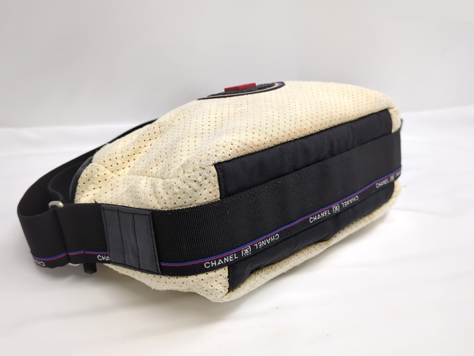Icon Series (Bags) - Shoulder Bag — view 4