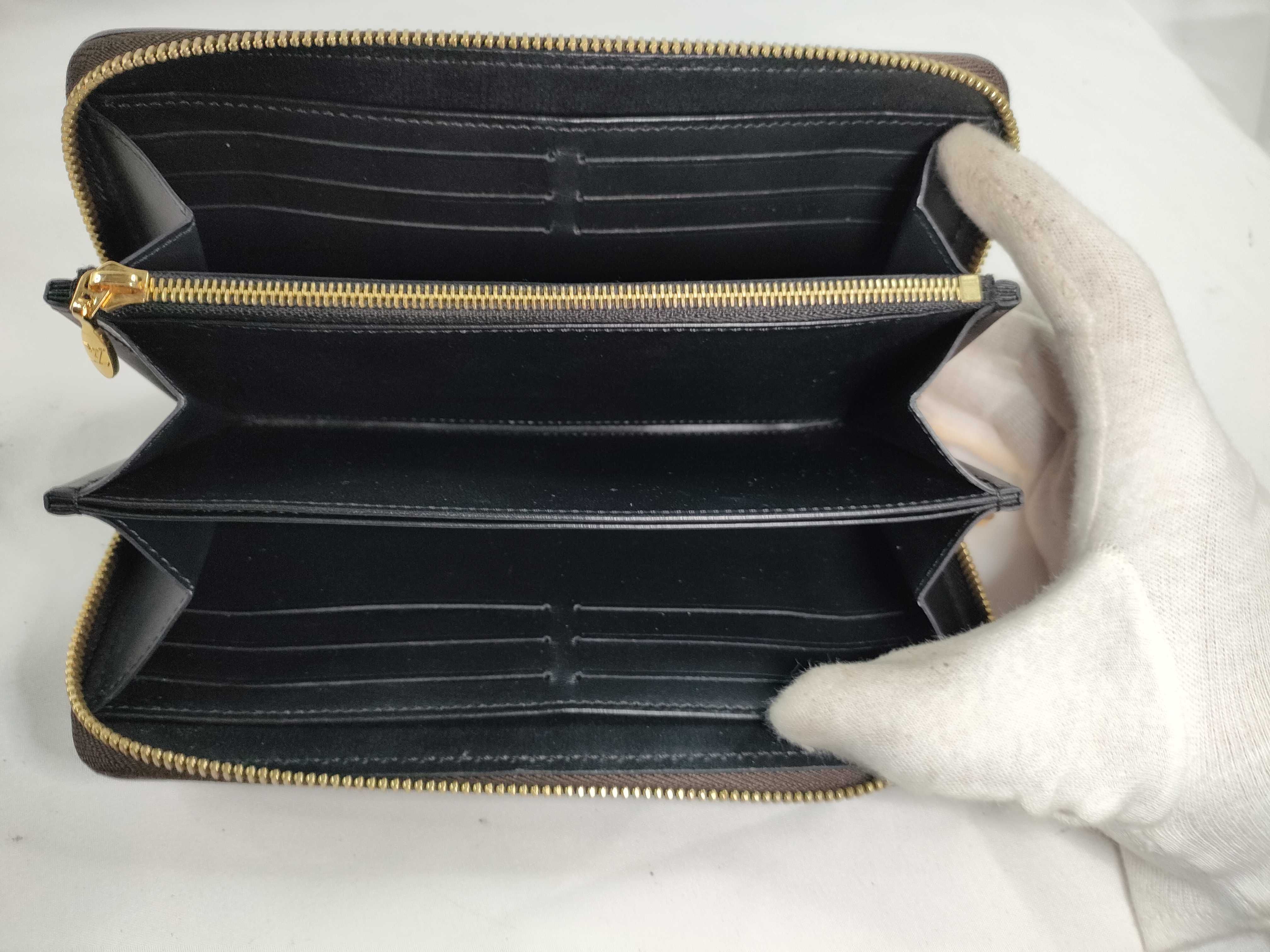 Damier Louis Vuitton LV Transformed Damier Zippy Wallet M63490 Wallet — view 8