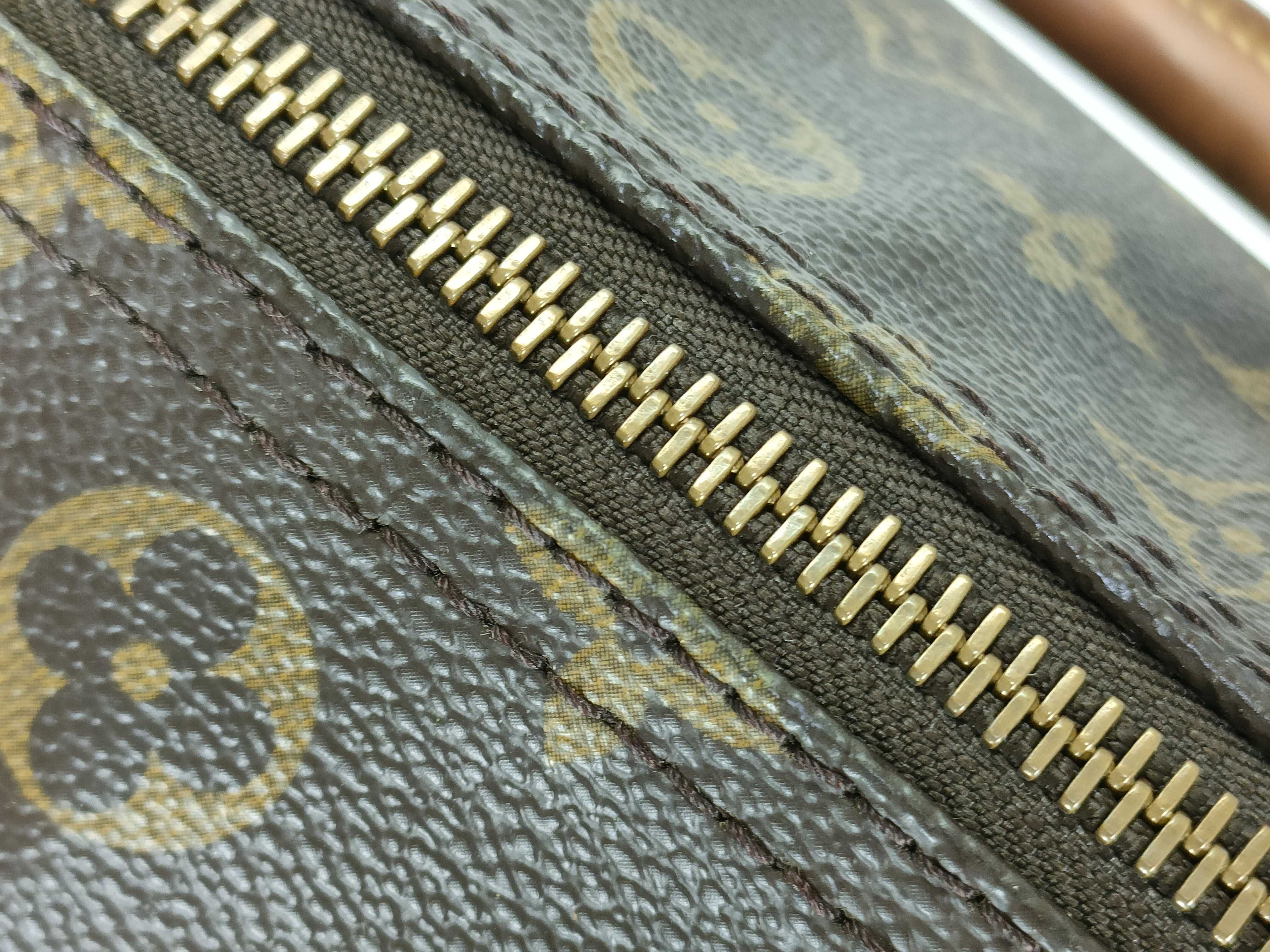 Monogram Louis Vuitton Speedy 30 Handbag — view 6