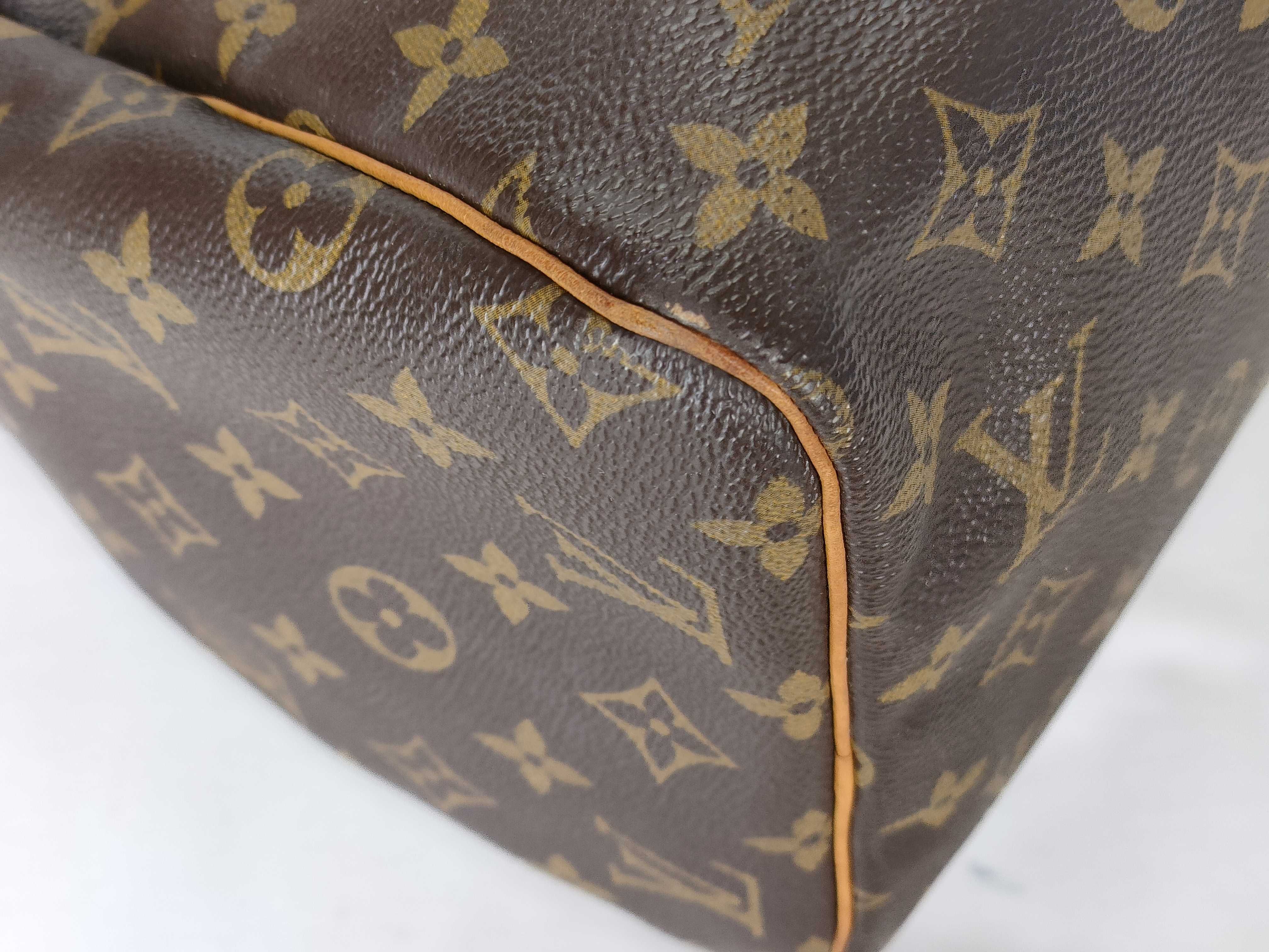 Monogram Louis Vuitton Speedy 30 Handbag — view 7