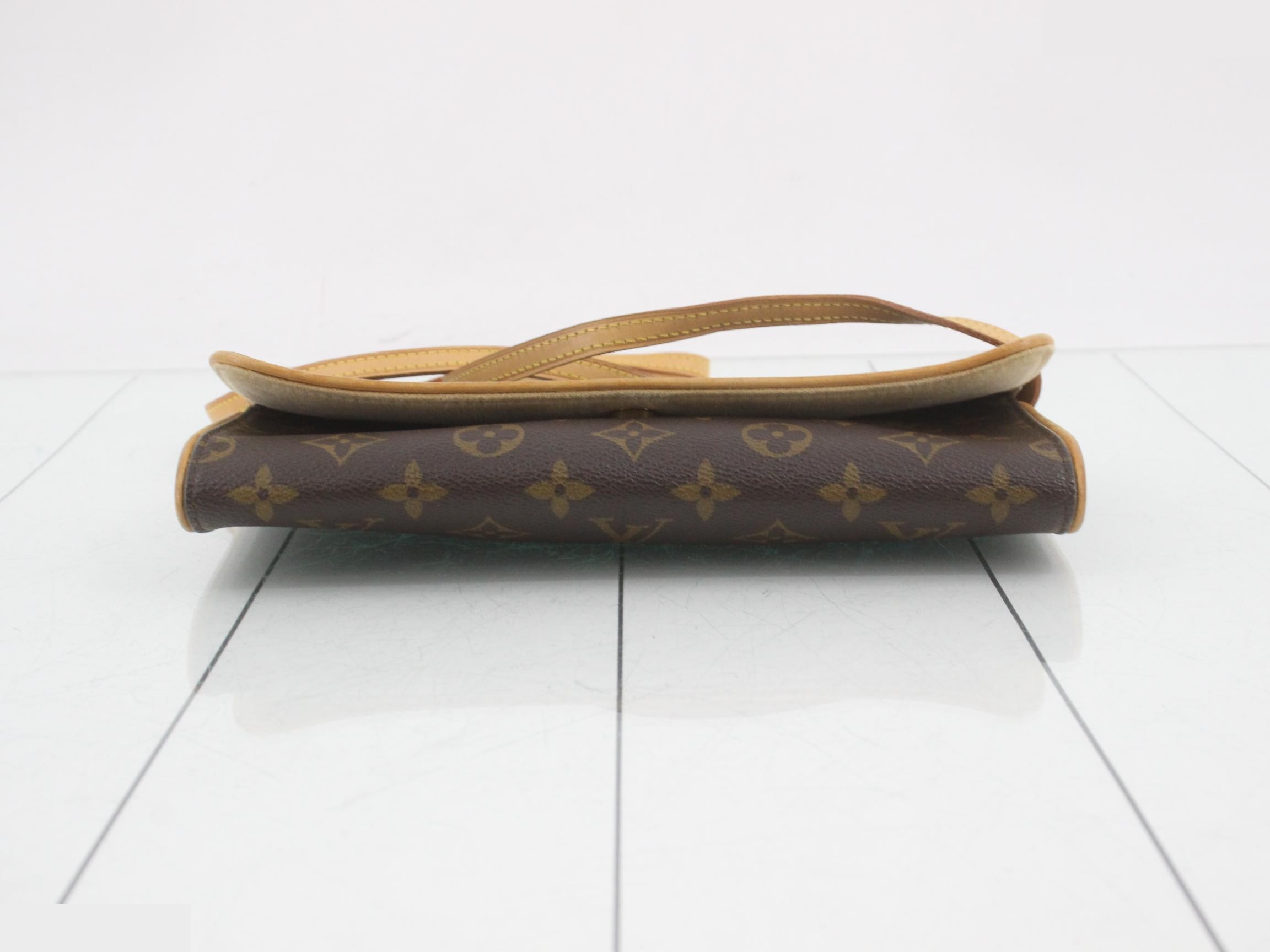 Monogram Pochette Twin — view 3