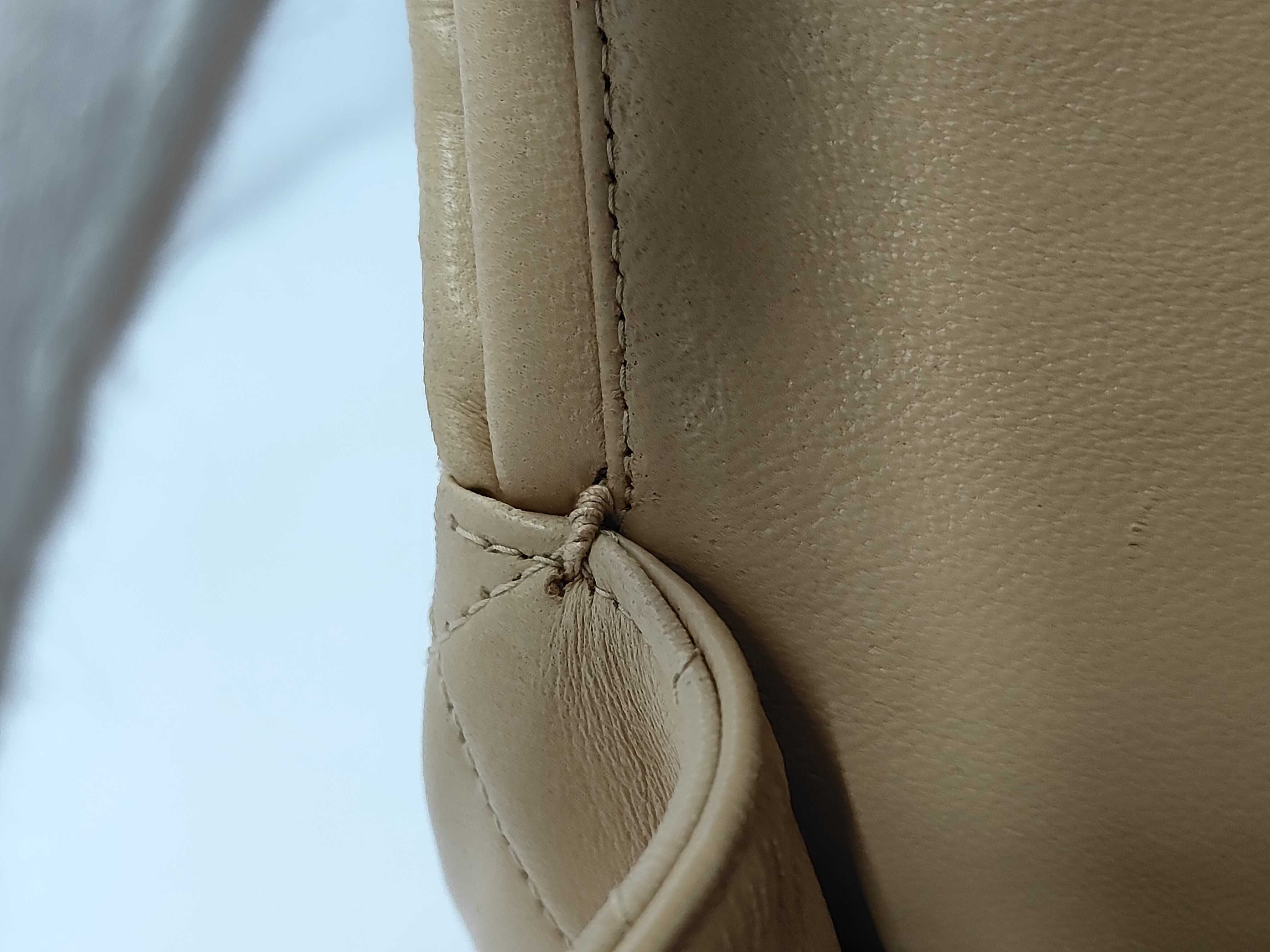 Matelassé 25 Lambskin Double Flap Double Chain Shoulder Bag — view 10