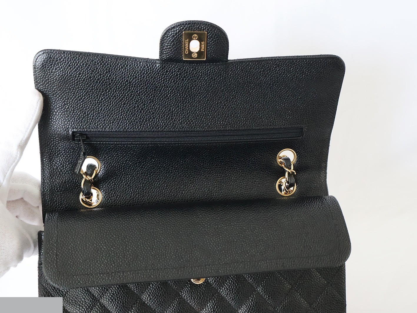 Caviar leather Matelassé 25 Double flap Double chain shoulder bag, black — view 10