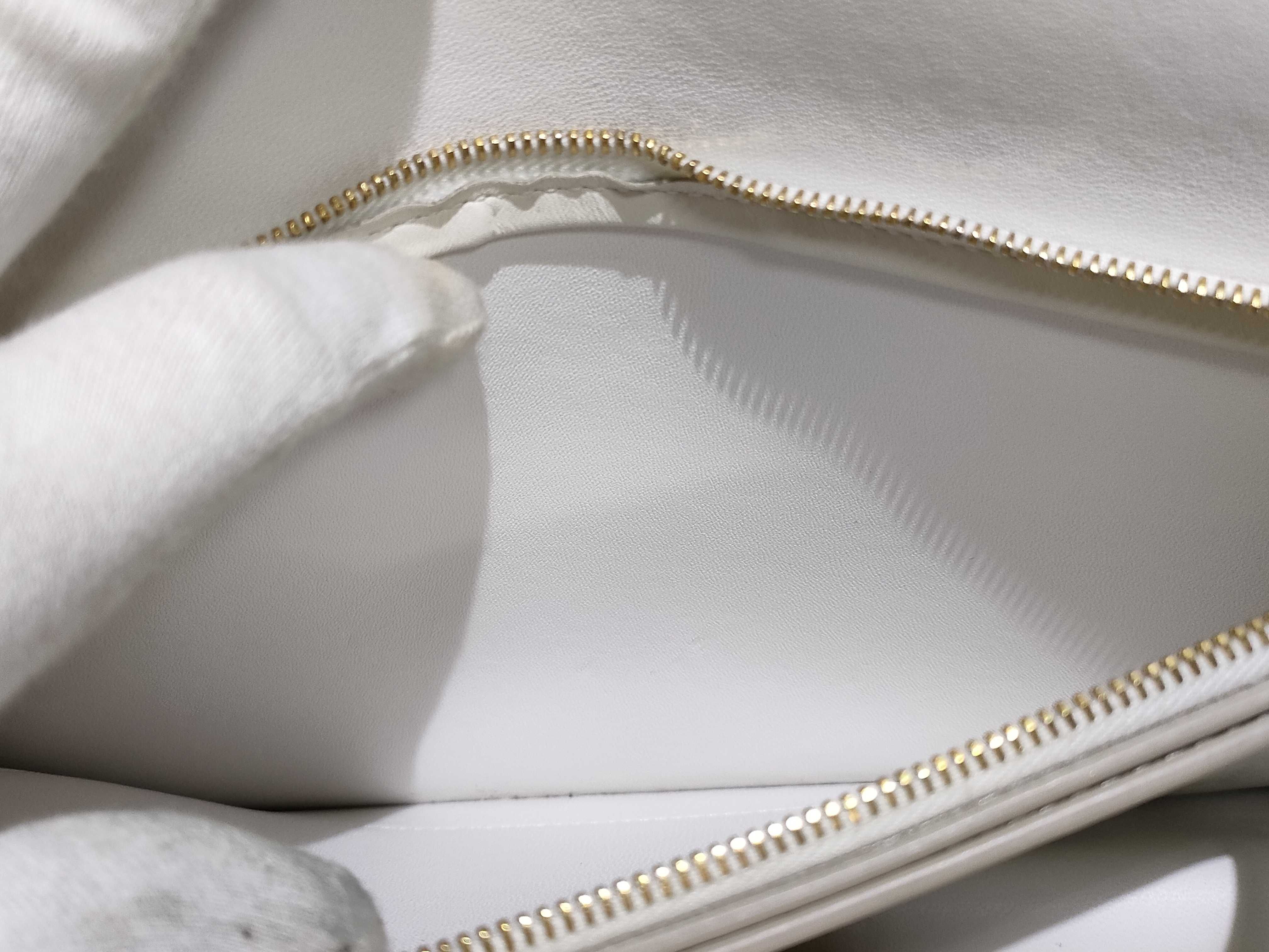 Classic Shoulder Bag — view 9