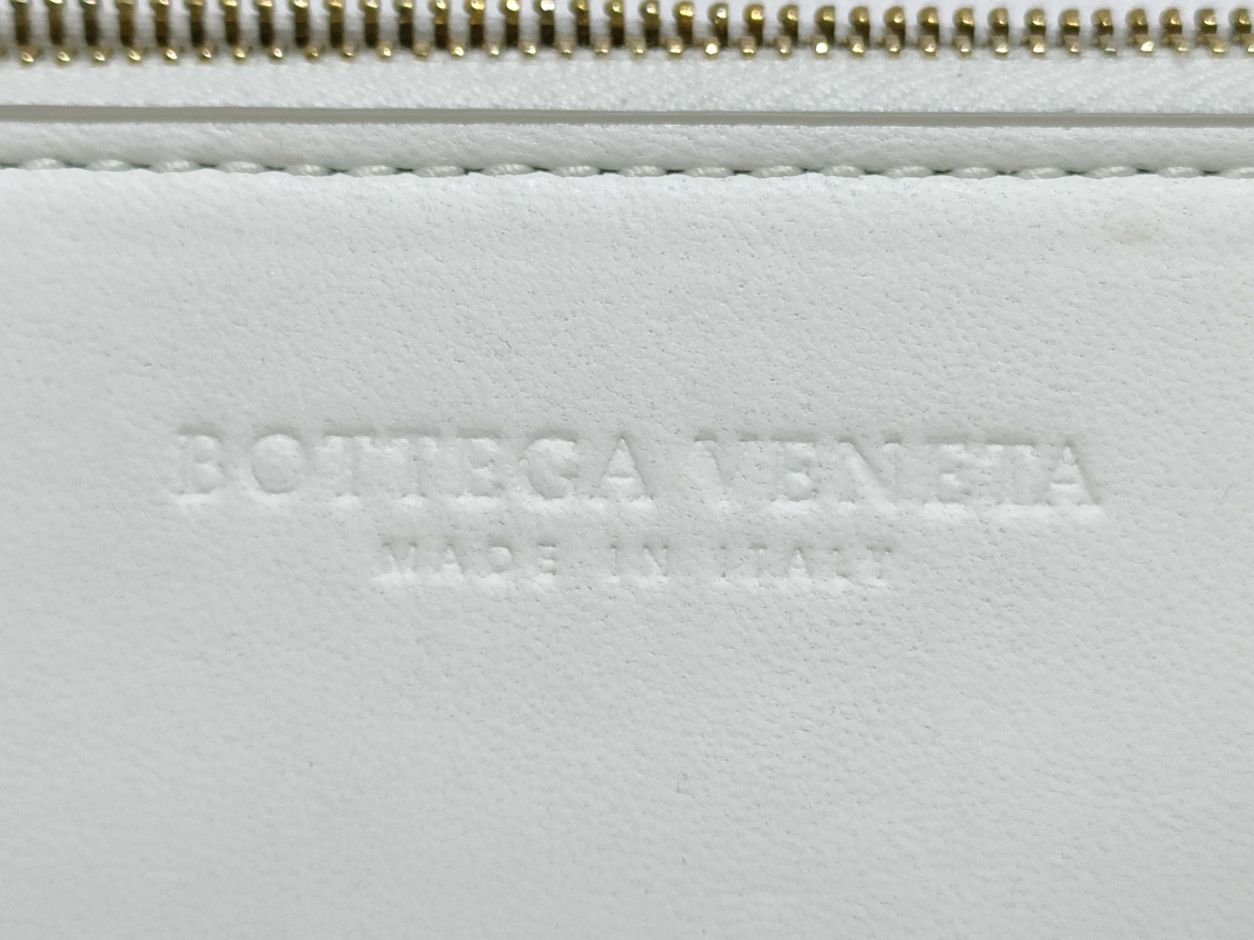 Classic Shoulder Bag — view 10