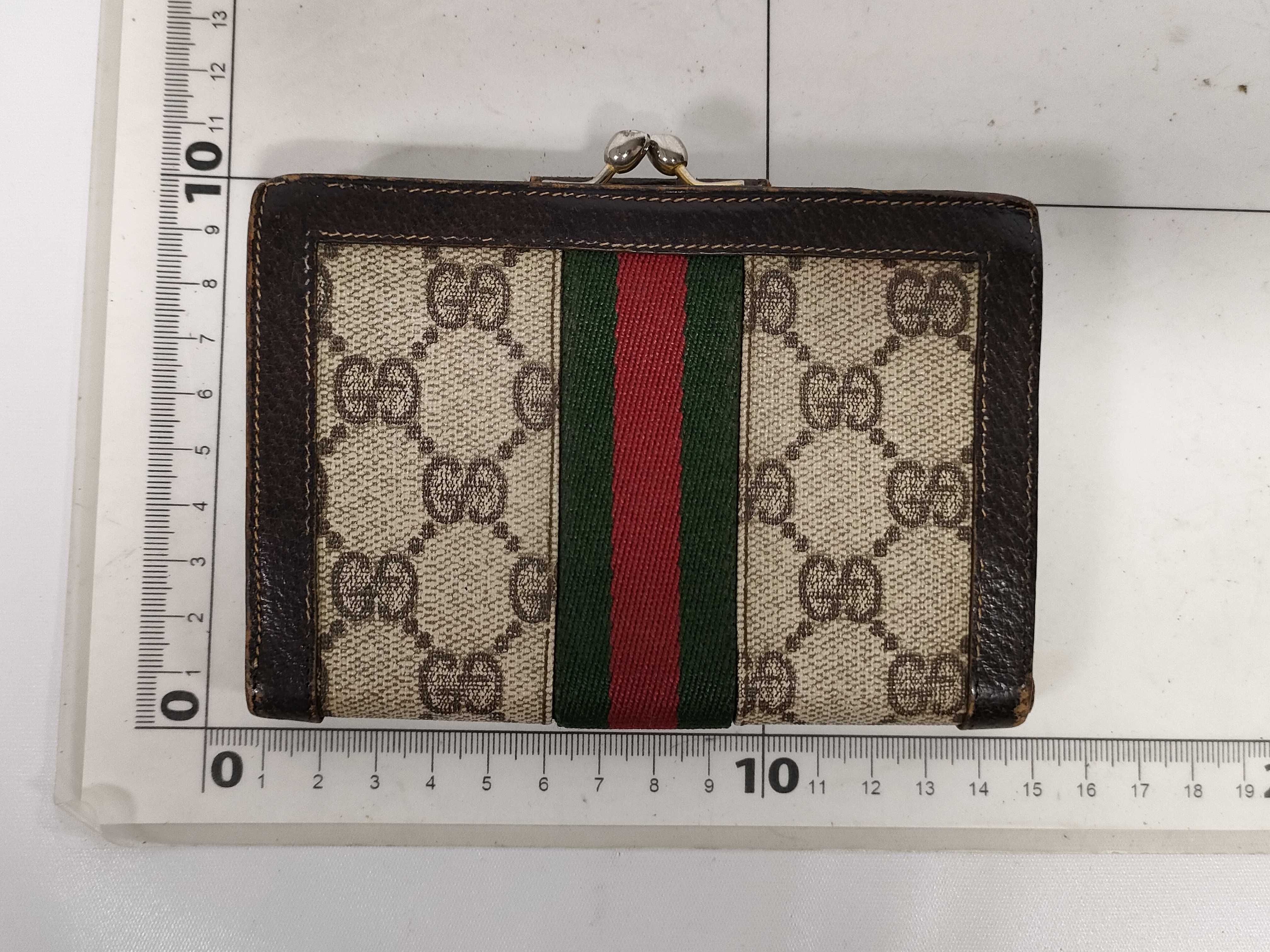 Old Gucci GG Supreme Sherry Line Clasp Wallet — view 2