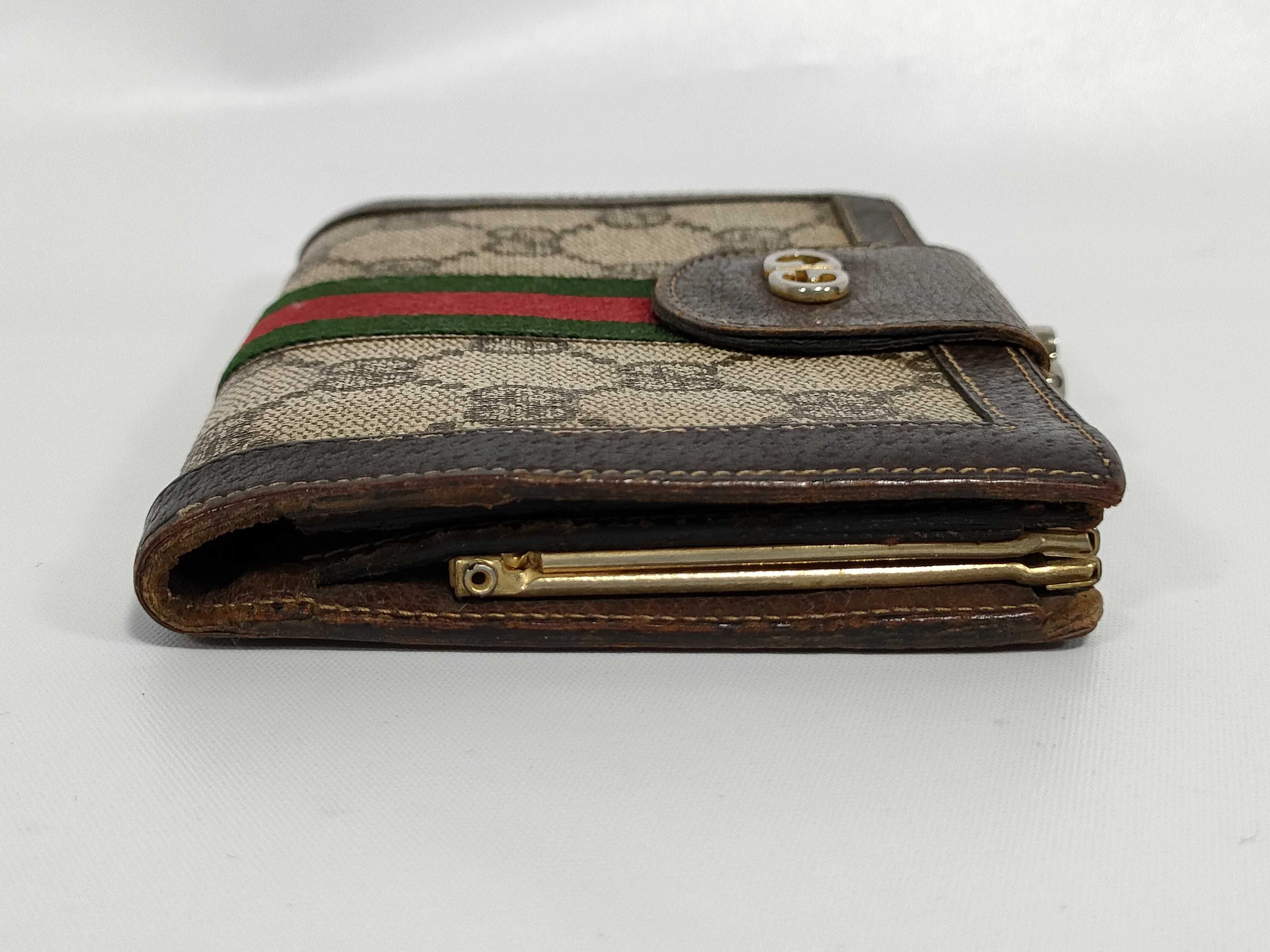 Old Gucci GG Supreme Sherry Line Clasp Wallet — view 3