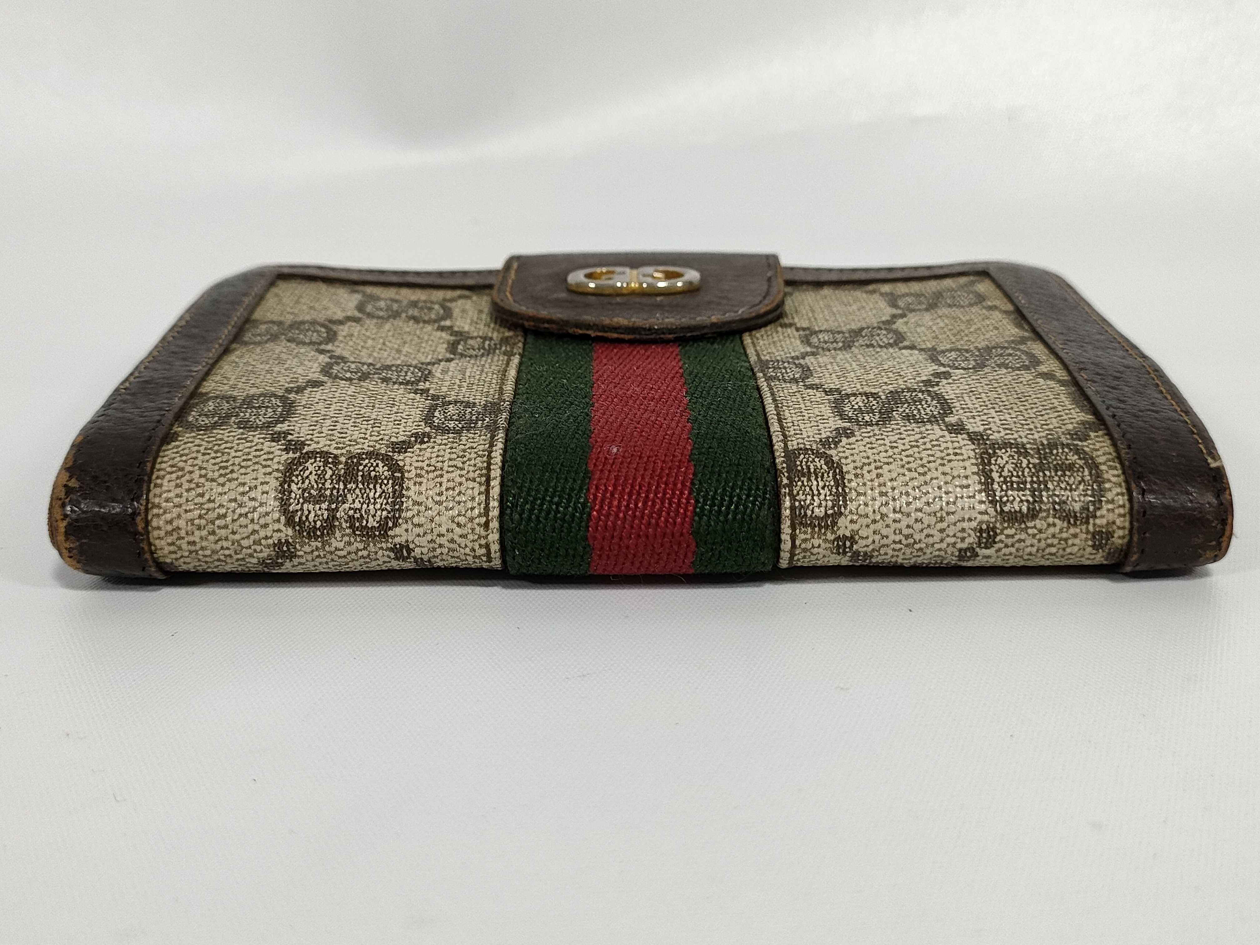Old Gucci GG Supreme Sherry Line Clasp Wallet — view 5