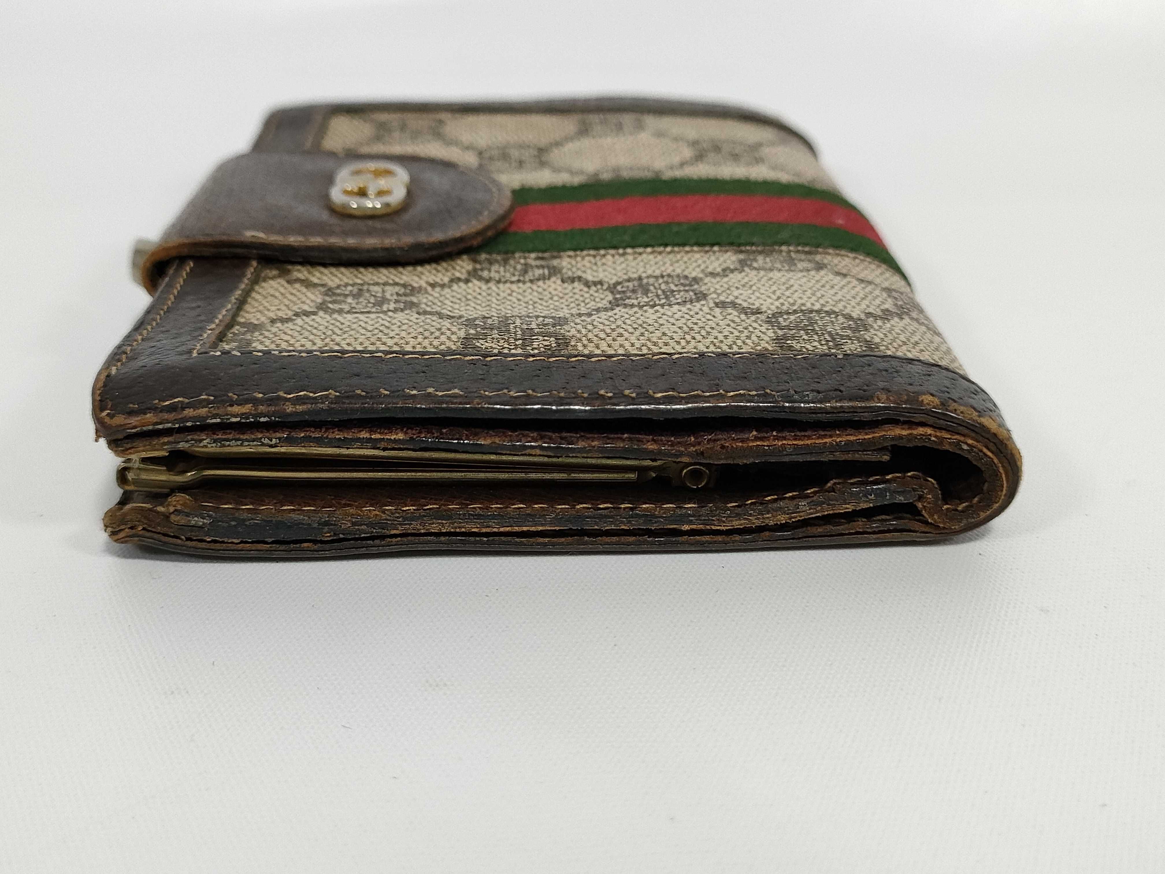 Old Gucci GG Supreme Sherry Line Clasp Wallet — view 6