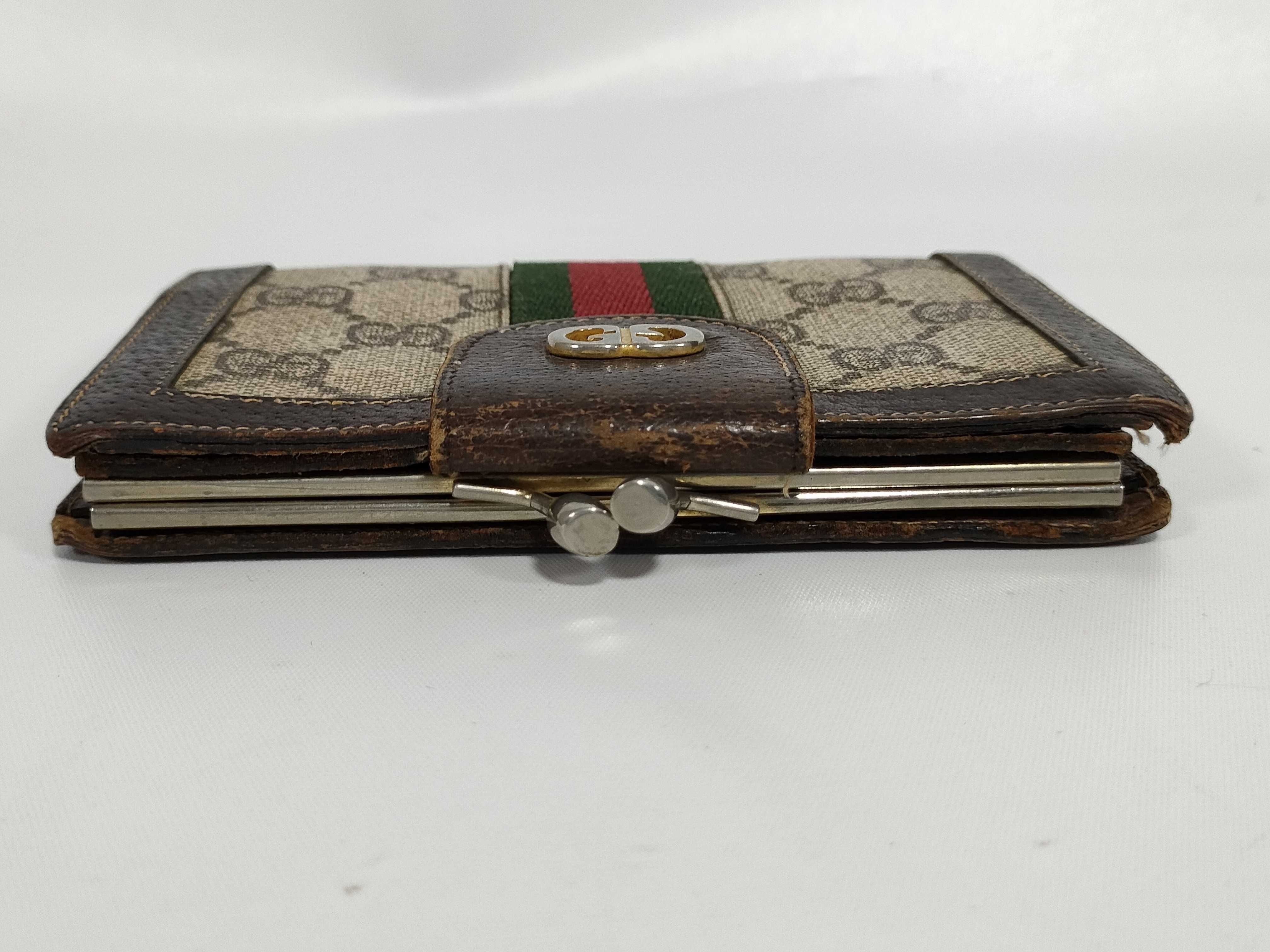 Old Gucci GG Supreme Sherry Line Clasp Wallet — view 7