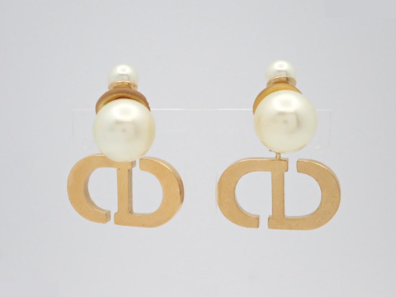 Gold earrings — view 2