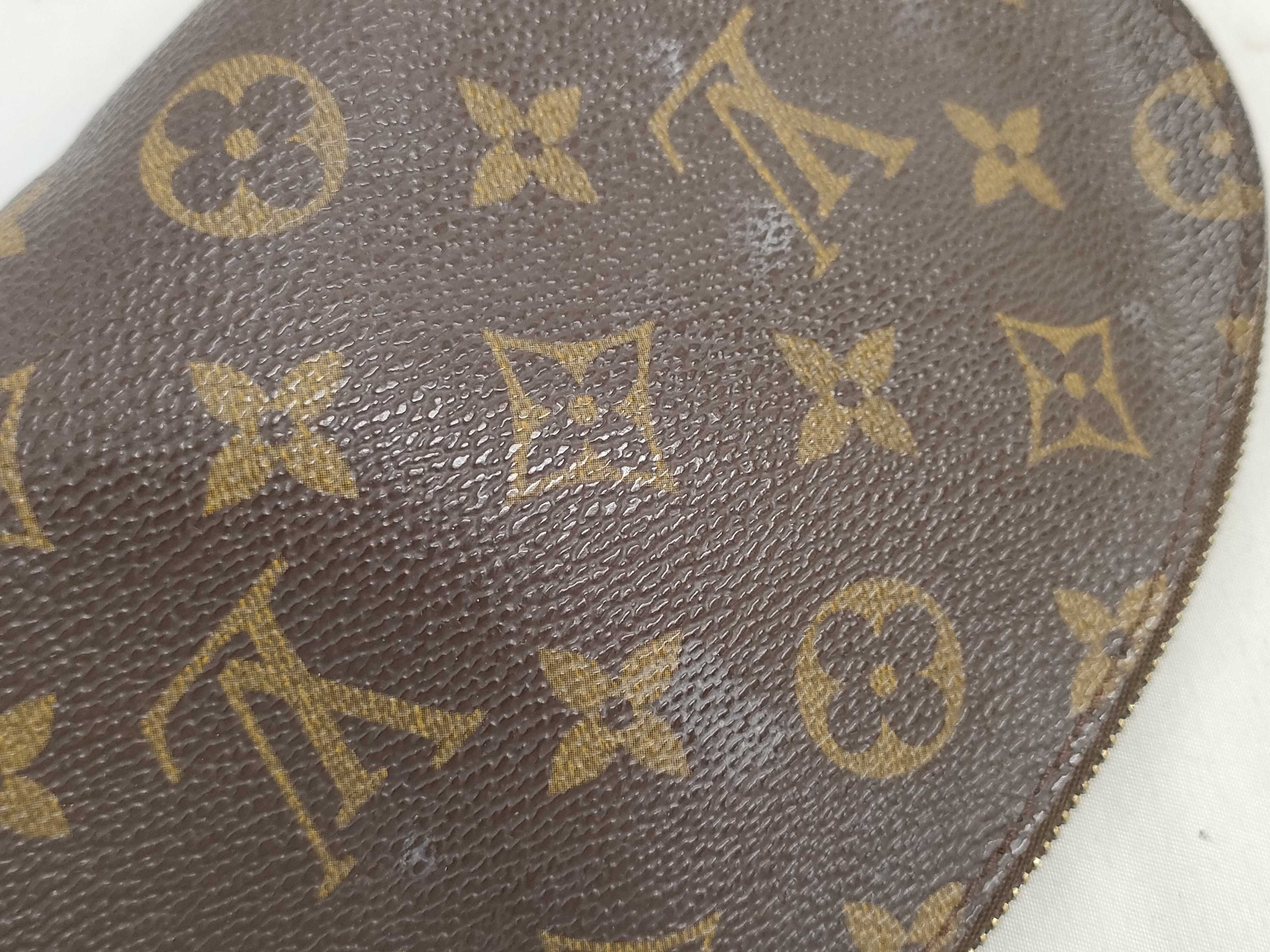 Monogram Louis Vuitton Monogram Round Zipper Pouch — view 12