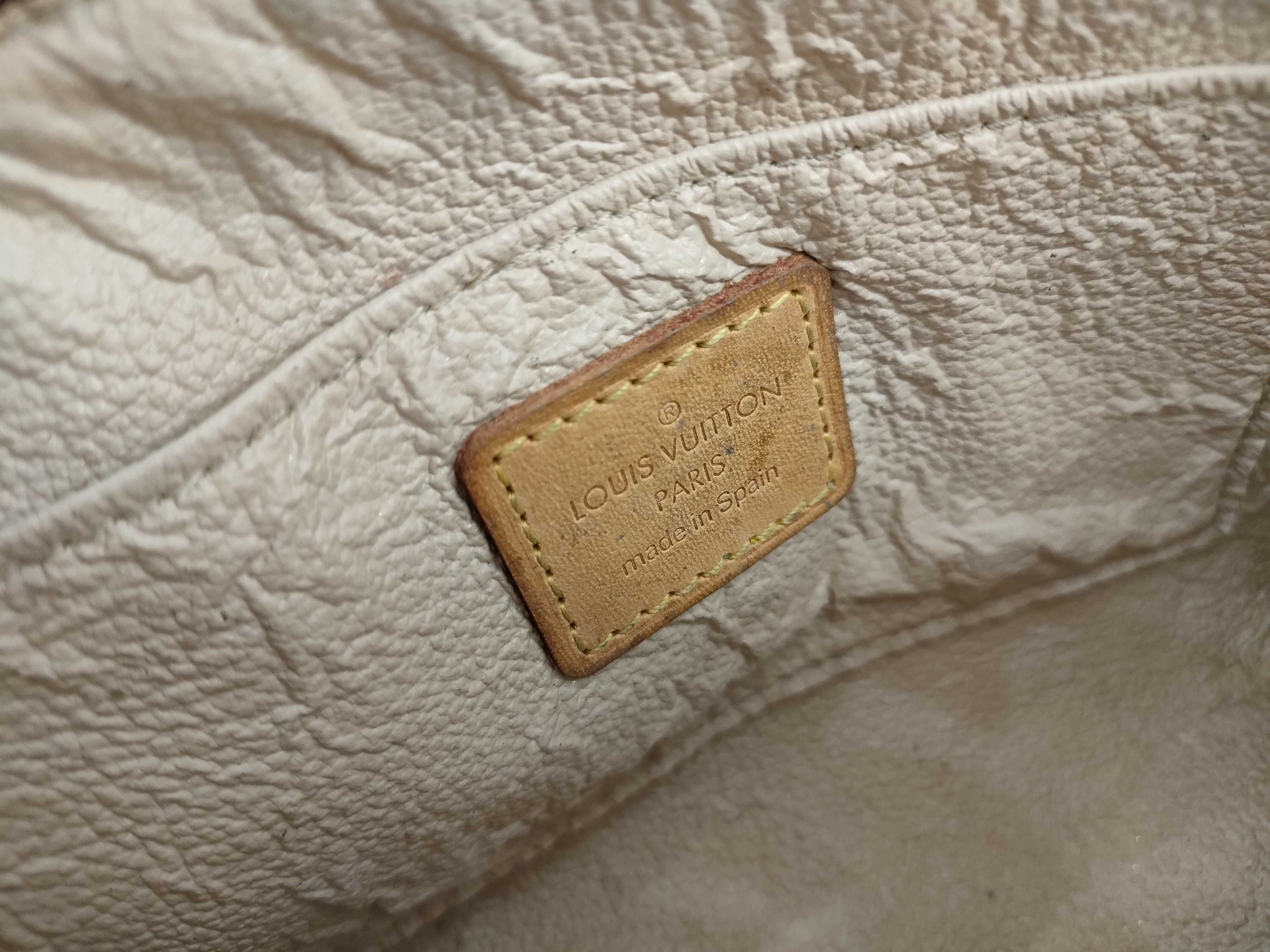 Monogram Louis Vuitton Monogram Round Zipper Pouch — view 8