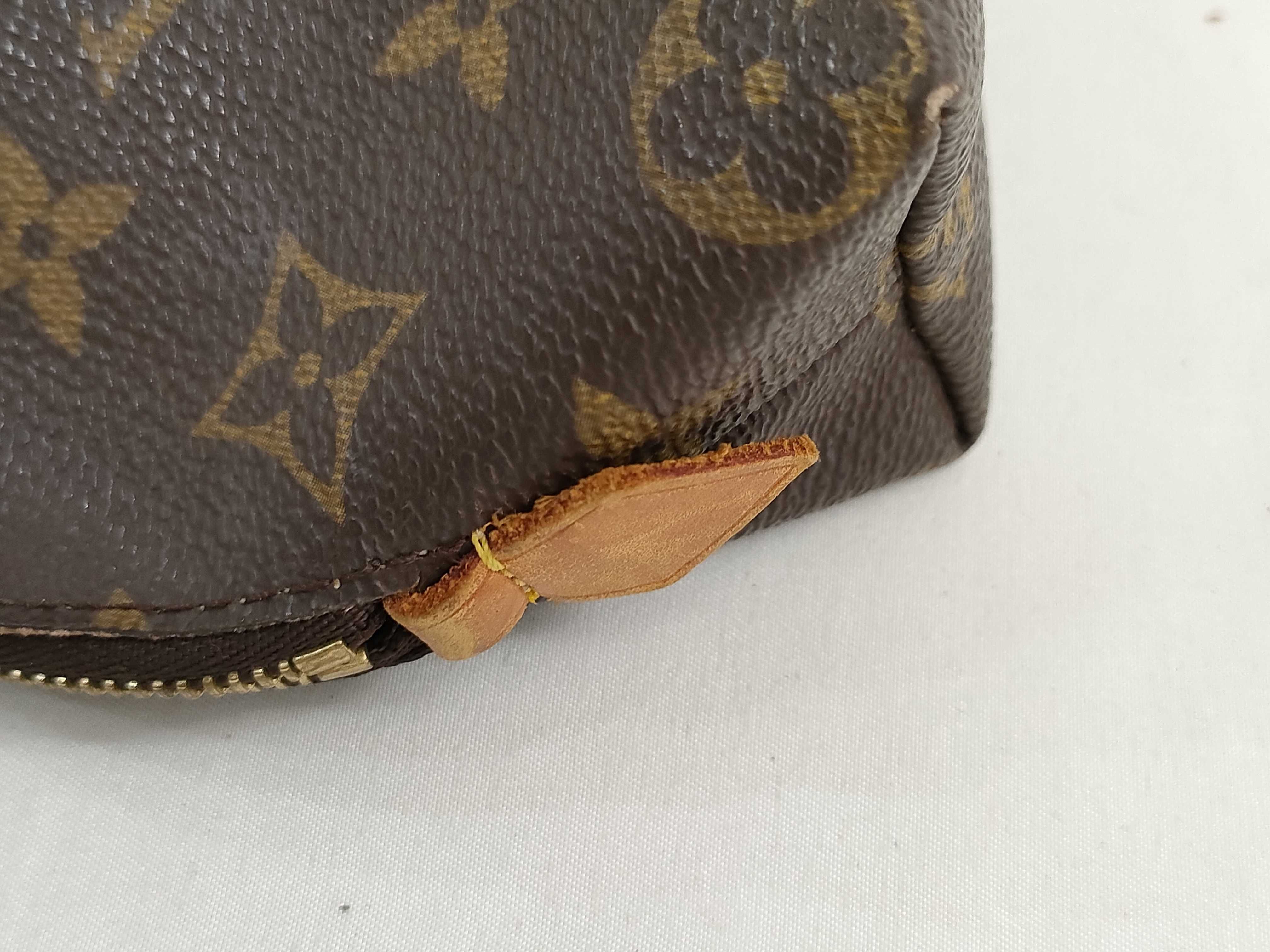 Monogram Louis Vuitton Monogram Round Zipper Pouch — view 10