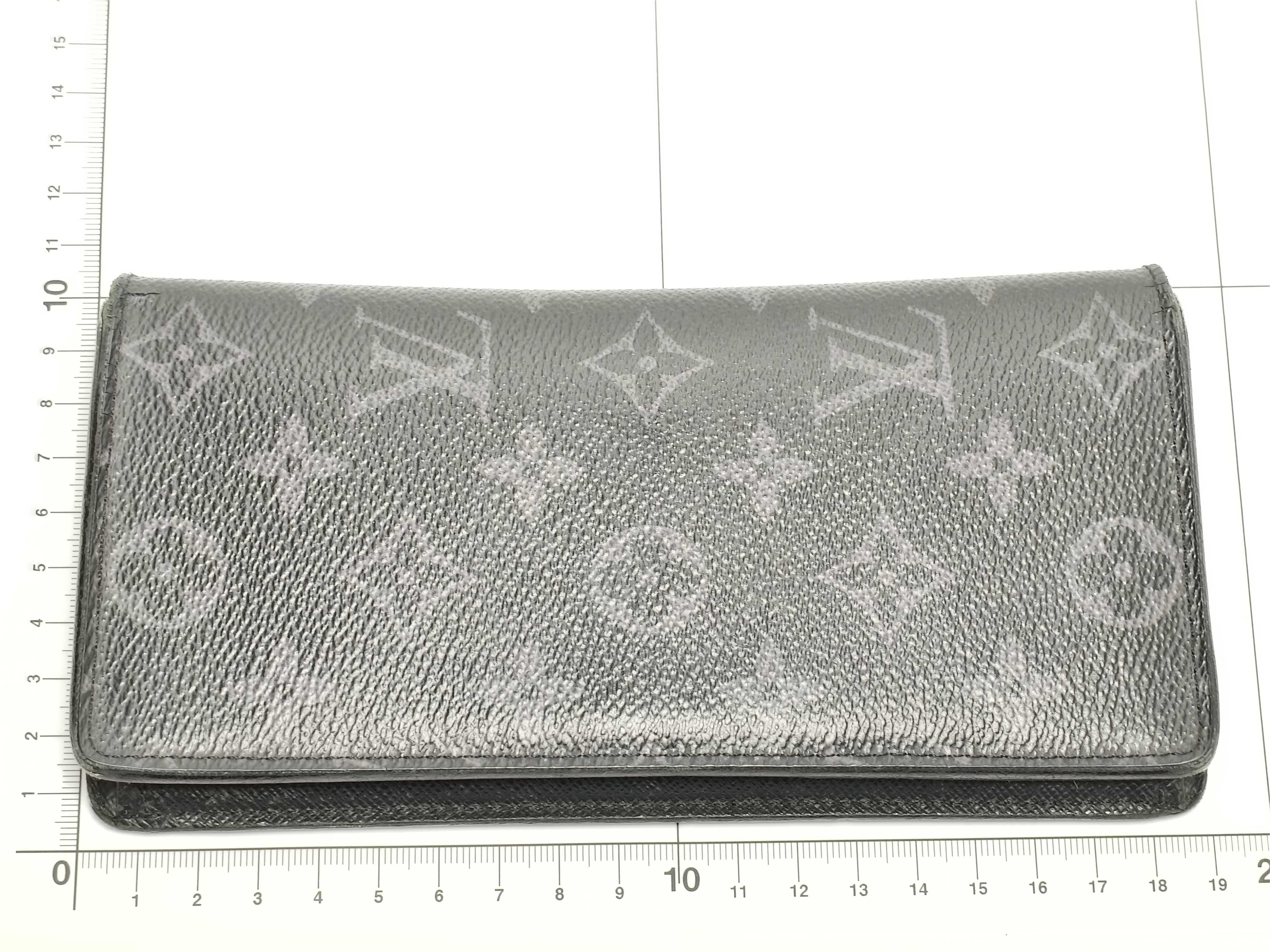 Eclipse Portefeuille Brazza M61697 with initials. Accessories: Box, dust bag, wallet. — view 2