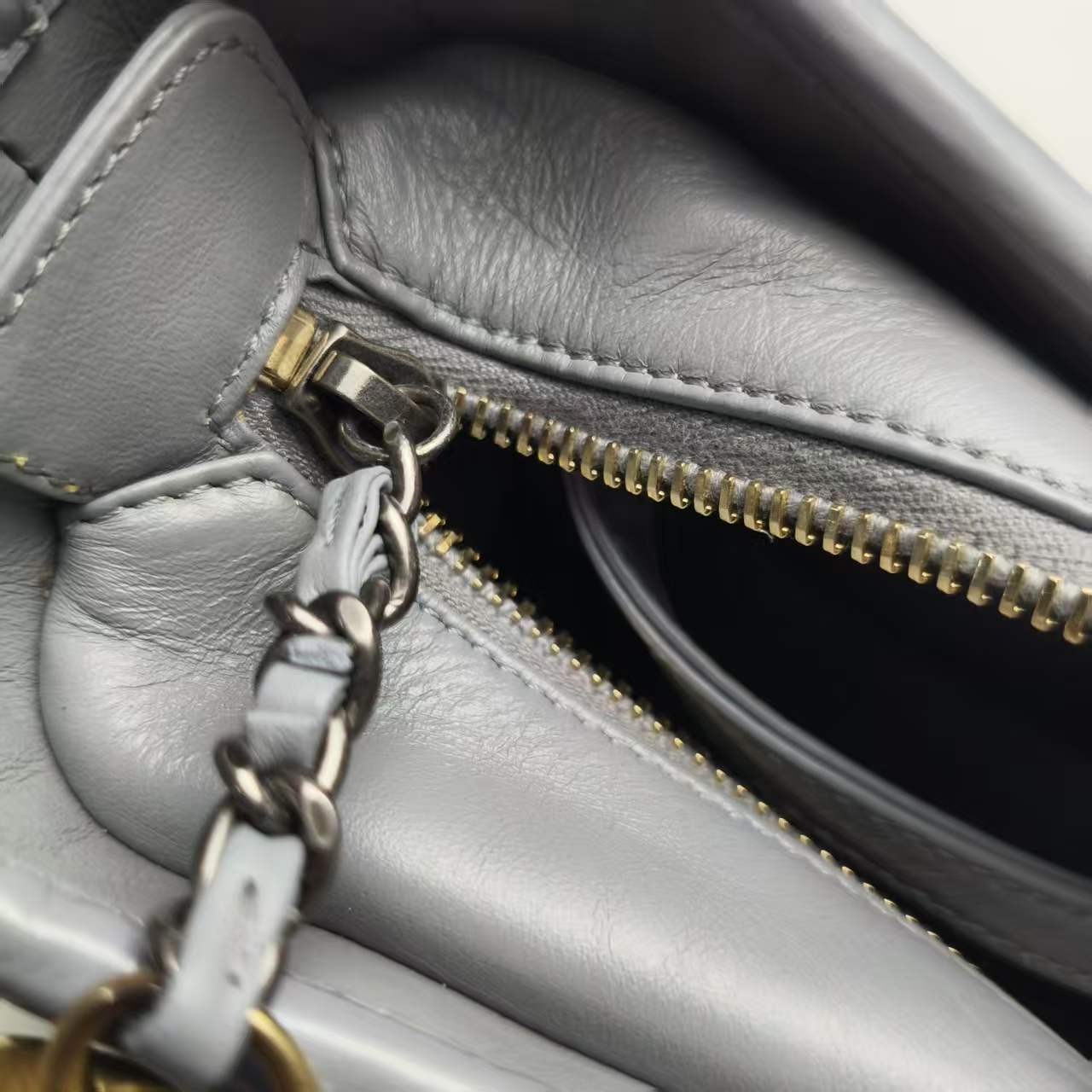 【*Shipped from: China*】CHANEL Gabrielle Leather Shoulder Bag 29130076 — view 10
