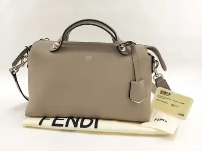 2-way handbag with bag and card slots.
