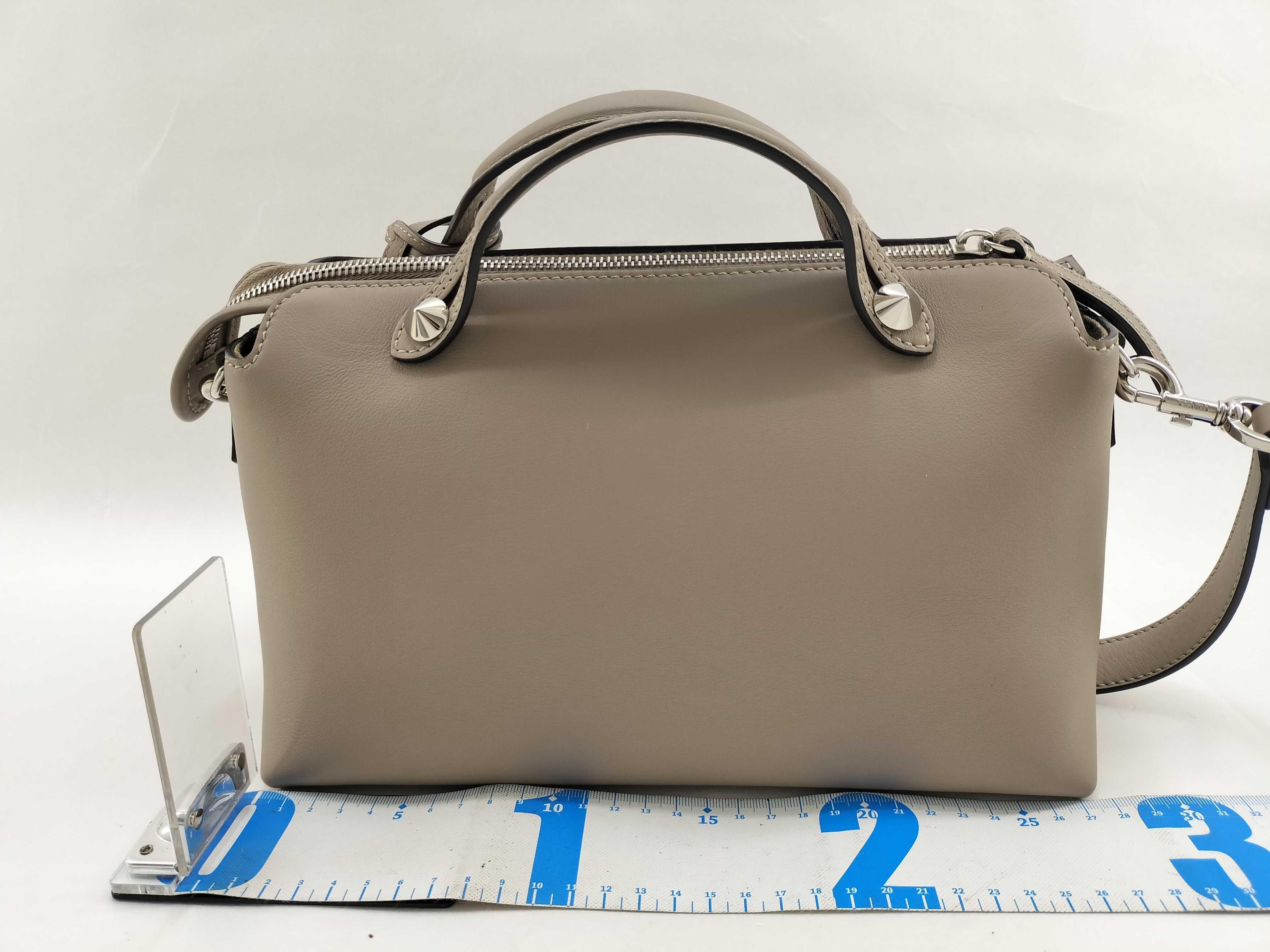 2-way handbag with bag and card slots. — view 2