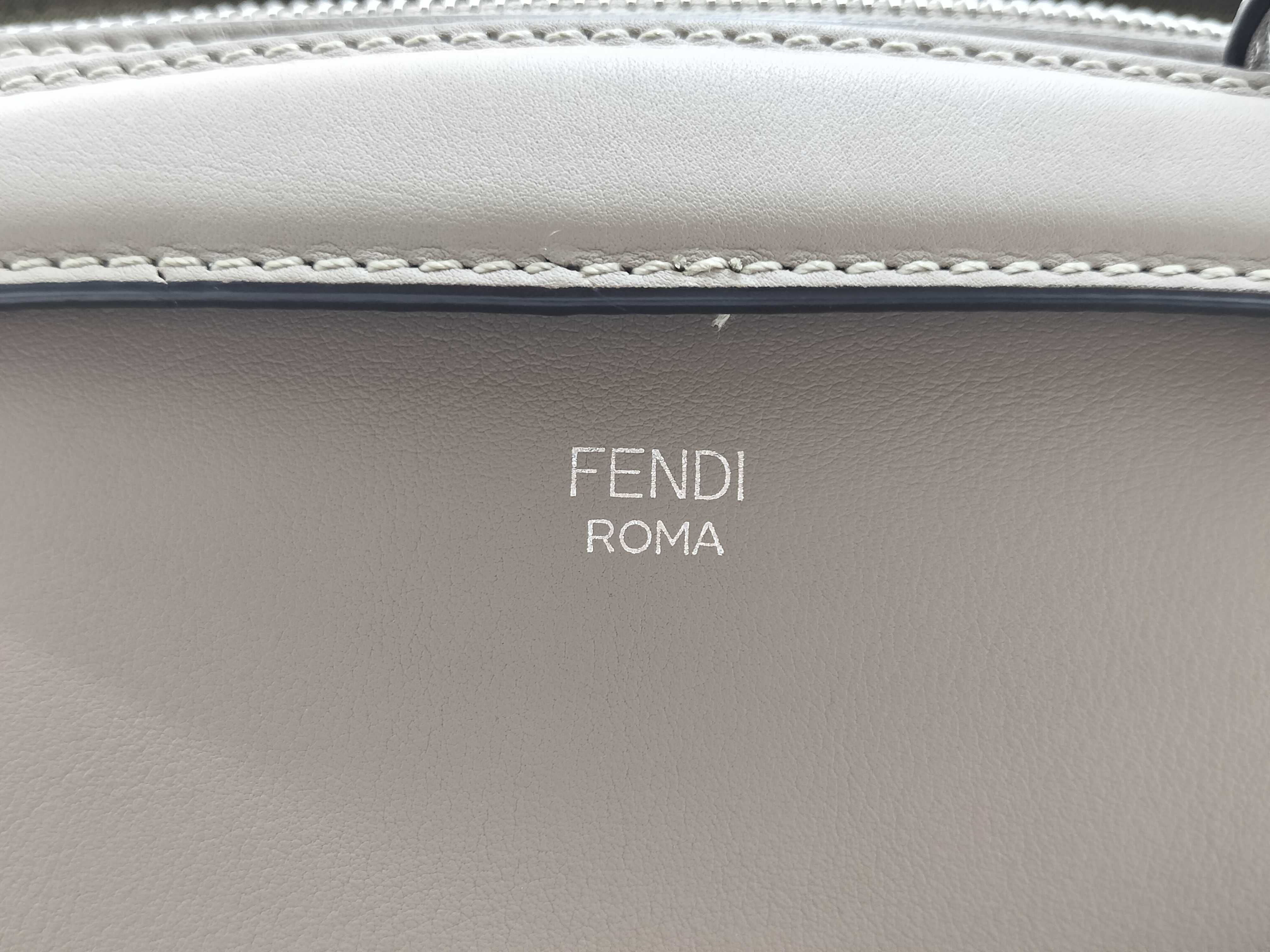 2-way handbag with bag and card slots. — view 14