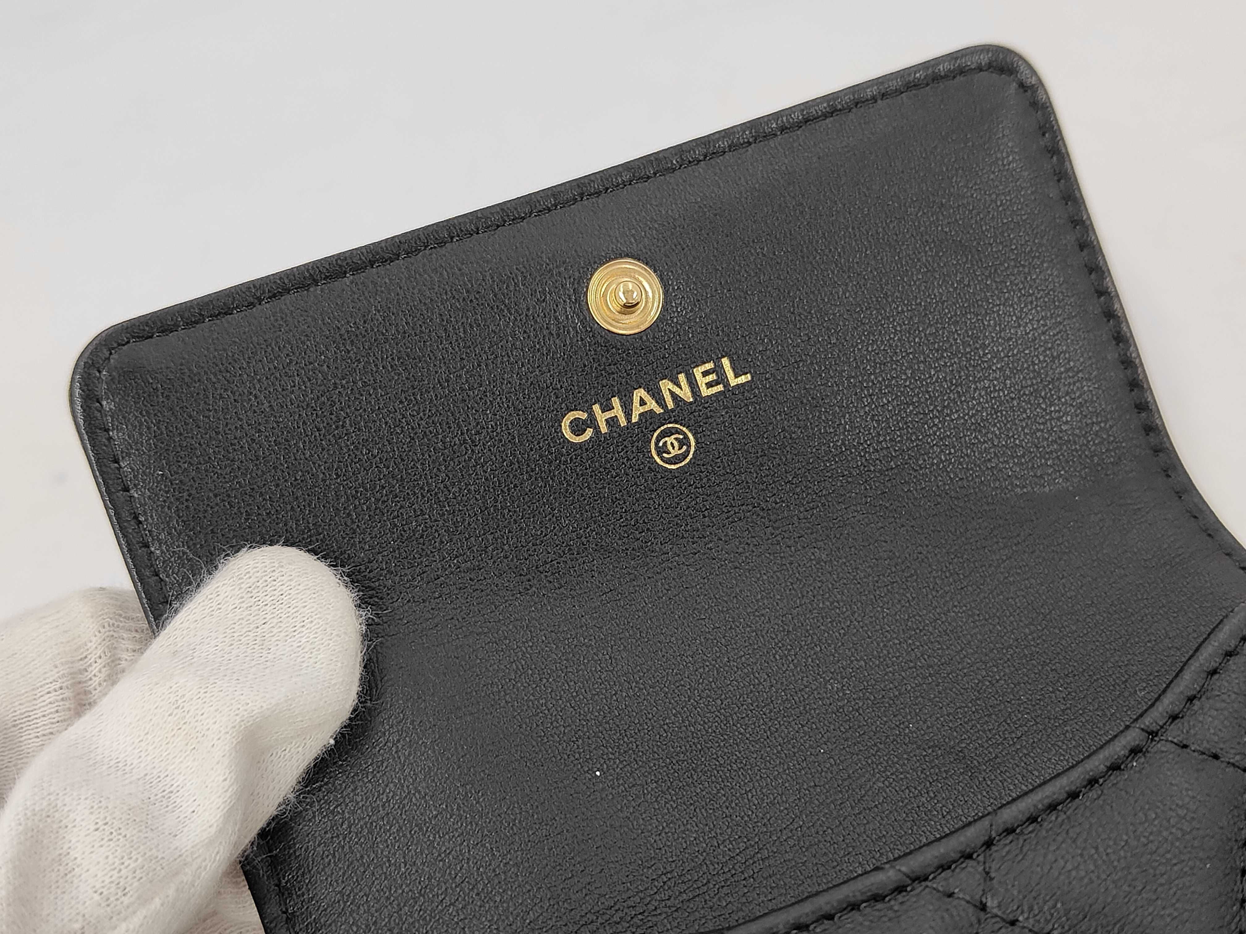 Pearl Matelassé Chain Shoulder Bag — view 9