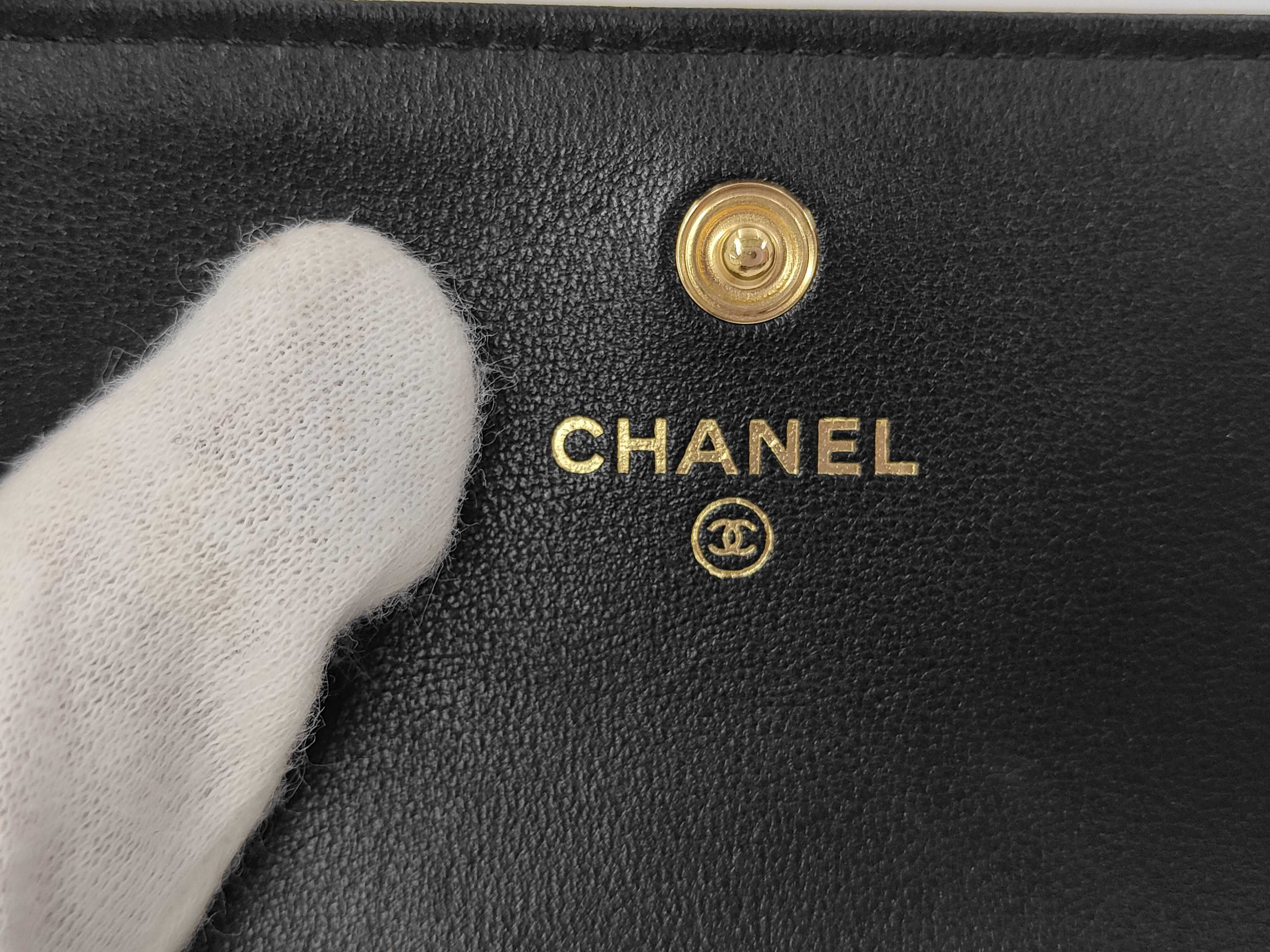 Pearl Matelassé Chain Shoulder Bag — view 10