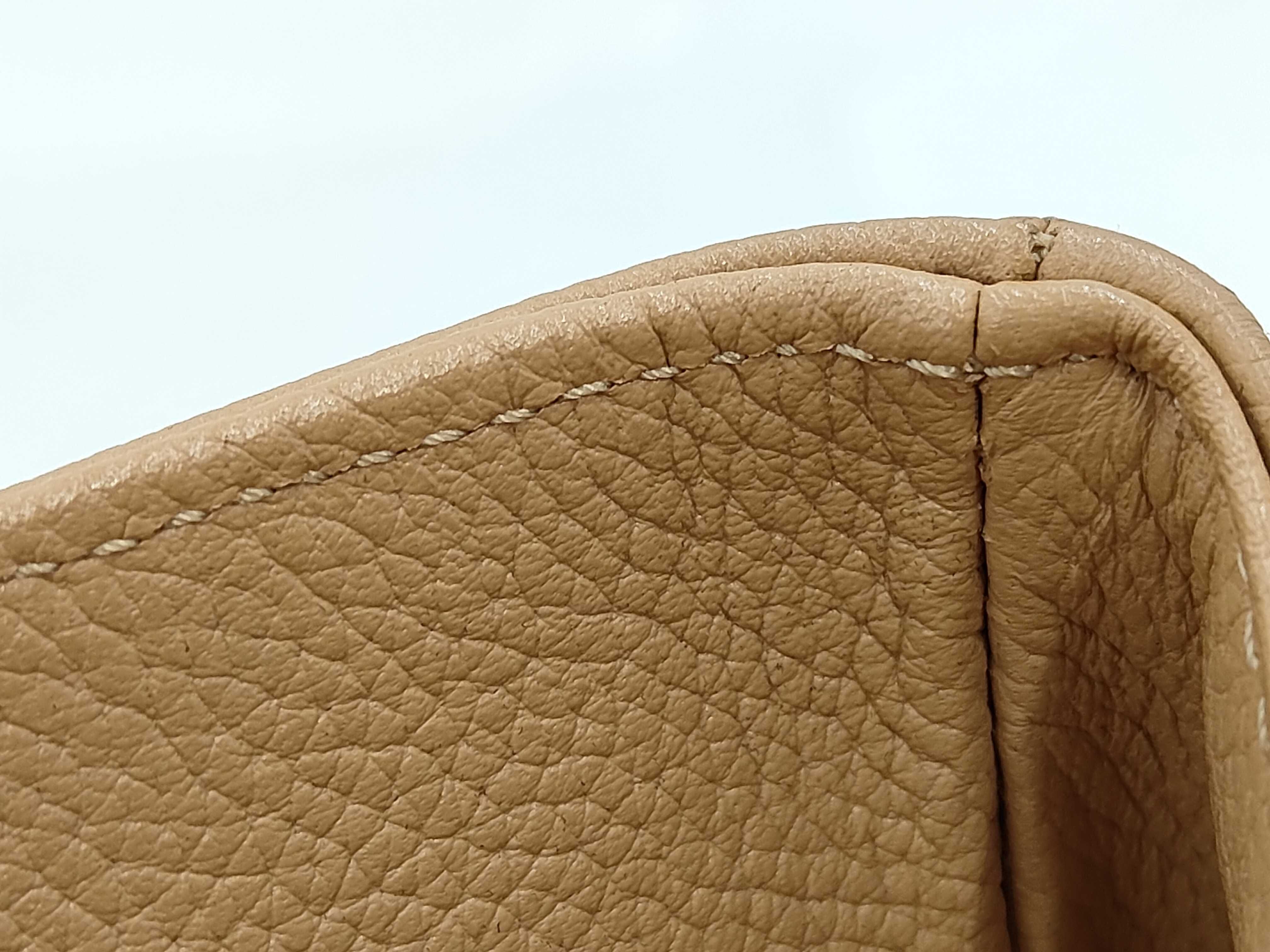 Caviar Skin Executive Beige Turnlock Tote Bag (No. 8) — view 12