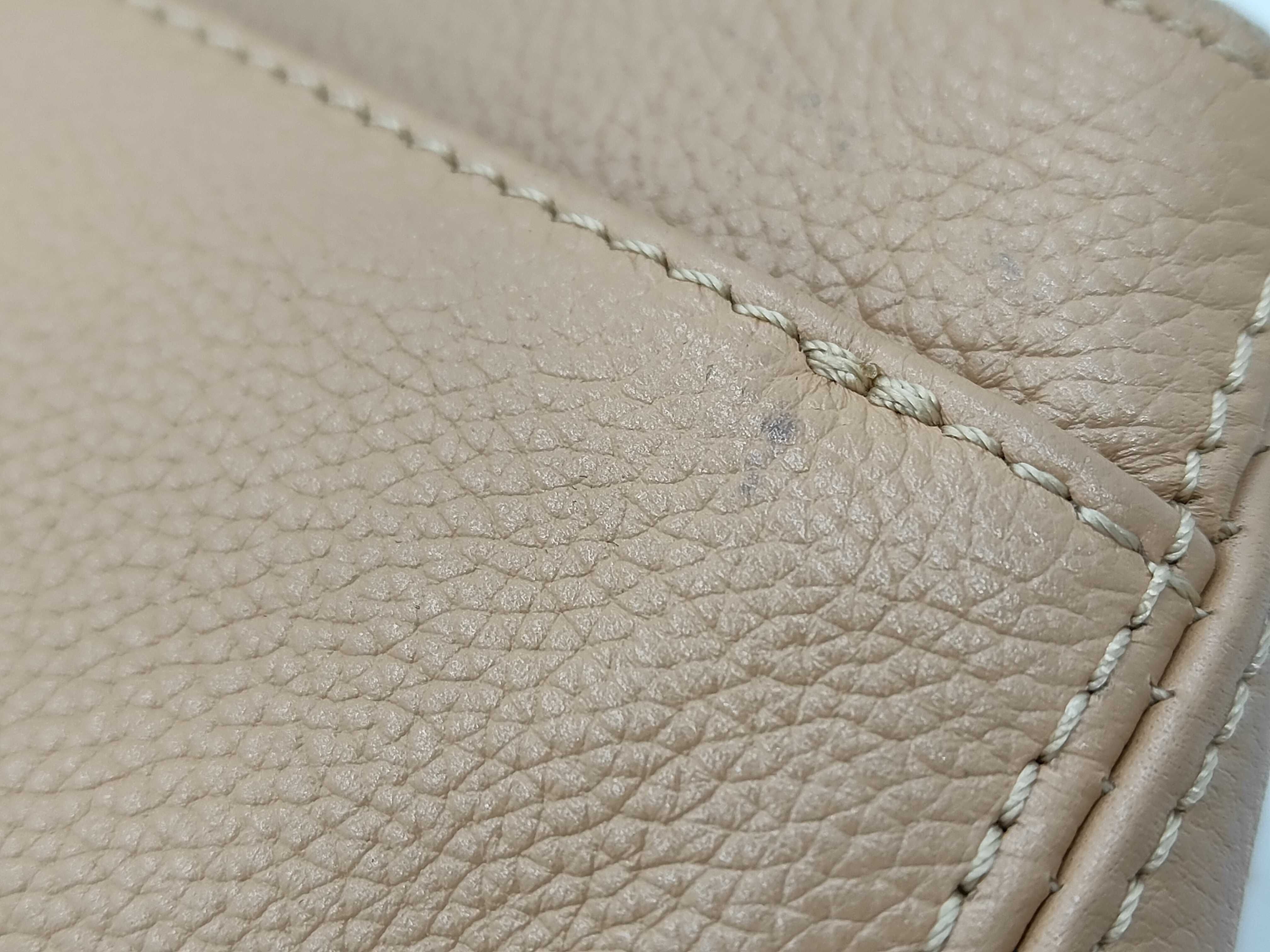 Caviar Skin Executive Beige Turnlock Tote Bag (No. 8) — view 14