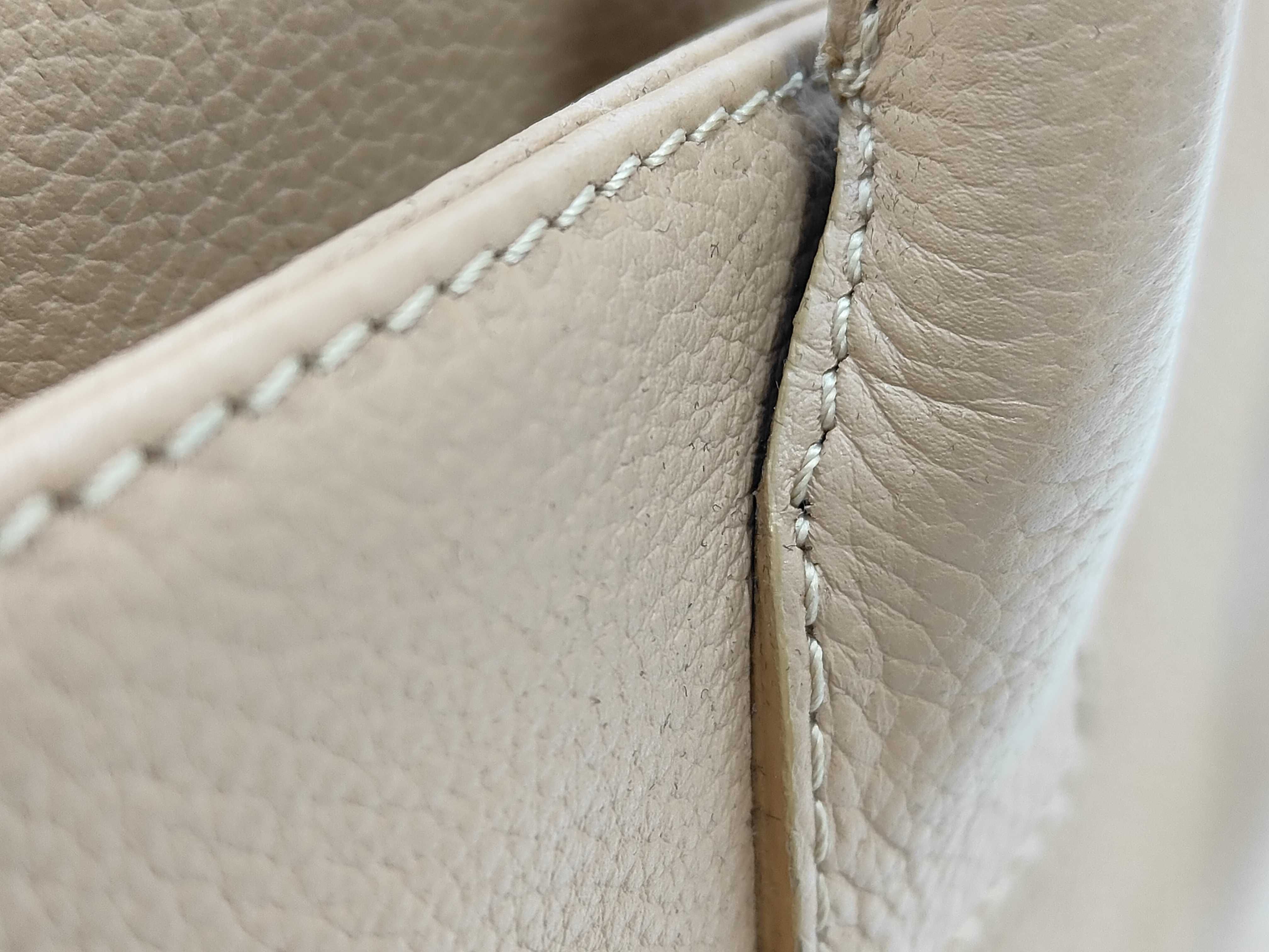 Caviar Skin Executive Beige Turnlock Tote Bag (No. 8) — view 3