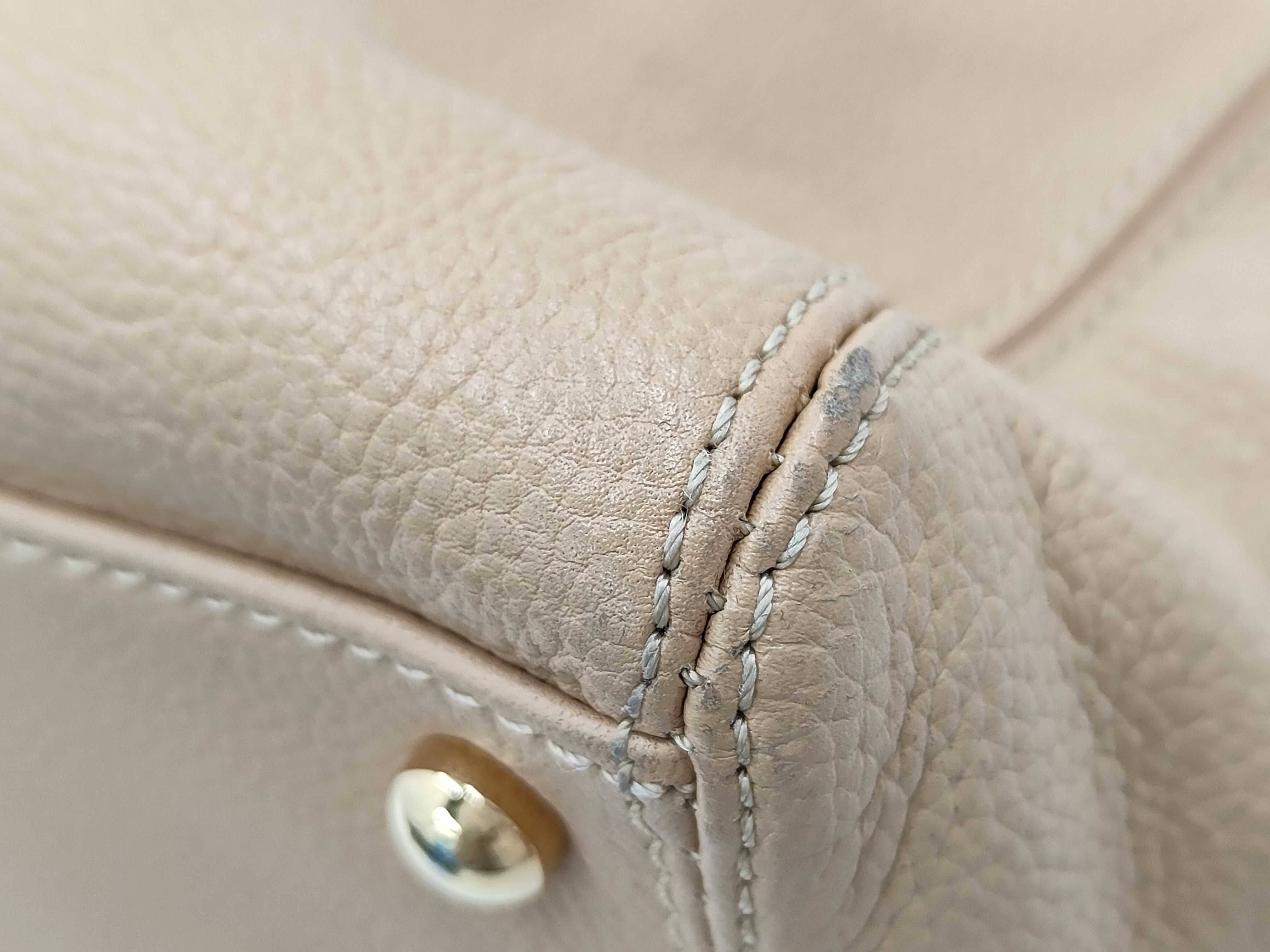 Caviar Skin Executive Beige Turnlock Tote Bag (No. 8) — view 6