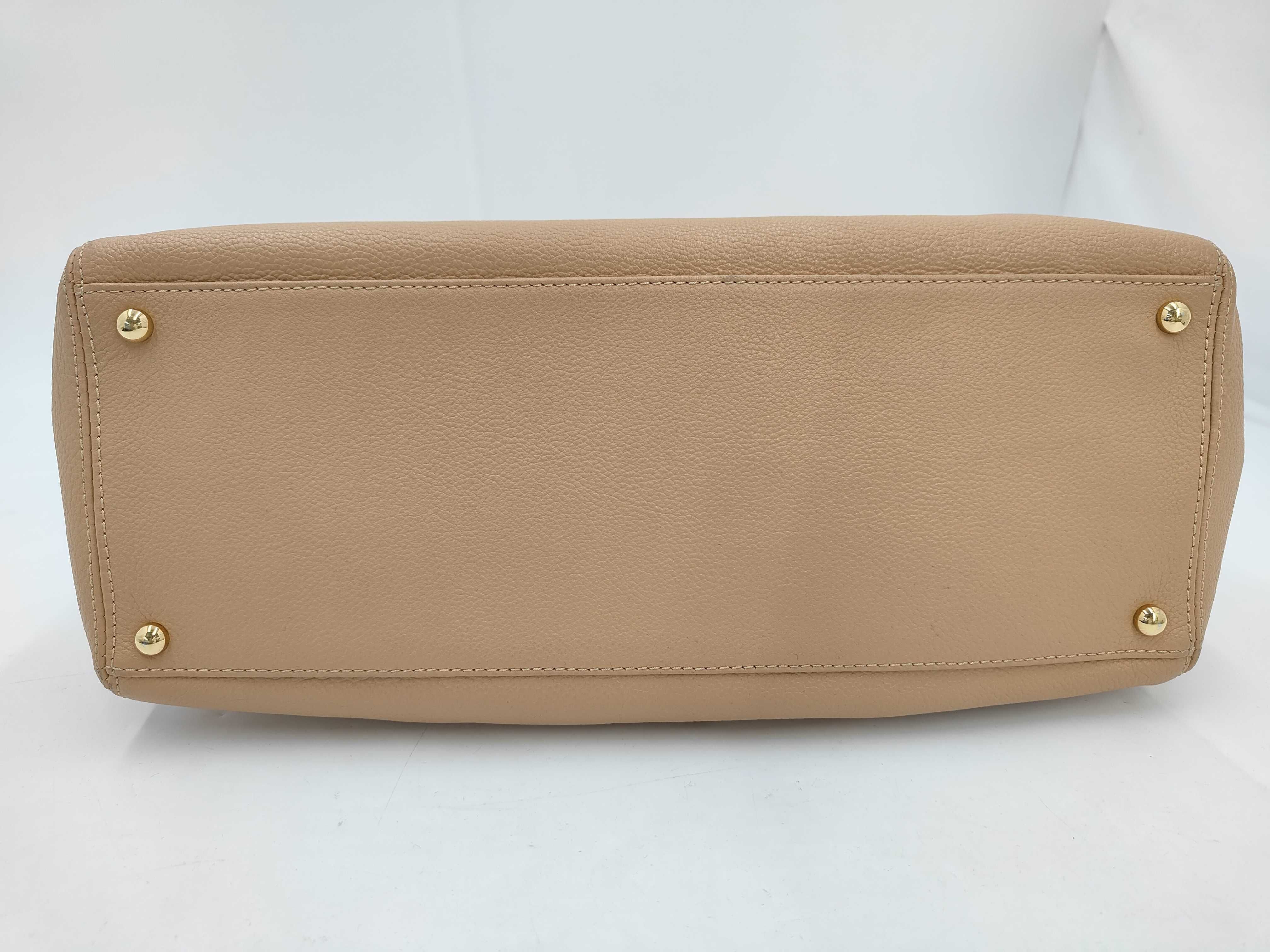Caviar Skin Executive Beige Turnlock Tote Bag (No. 8) — view 7