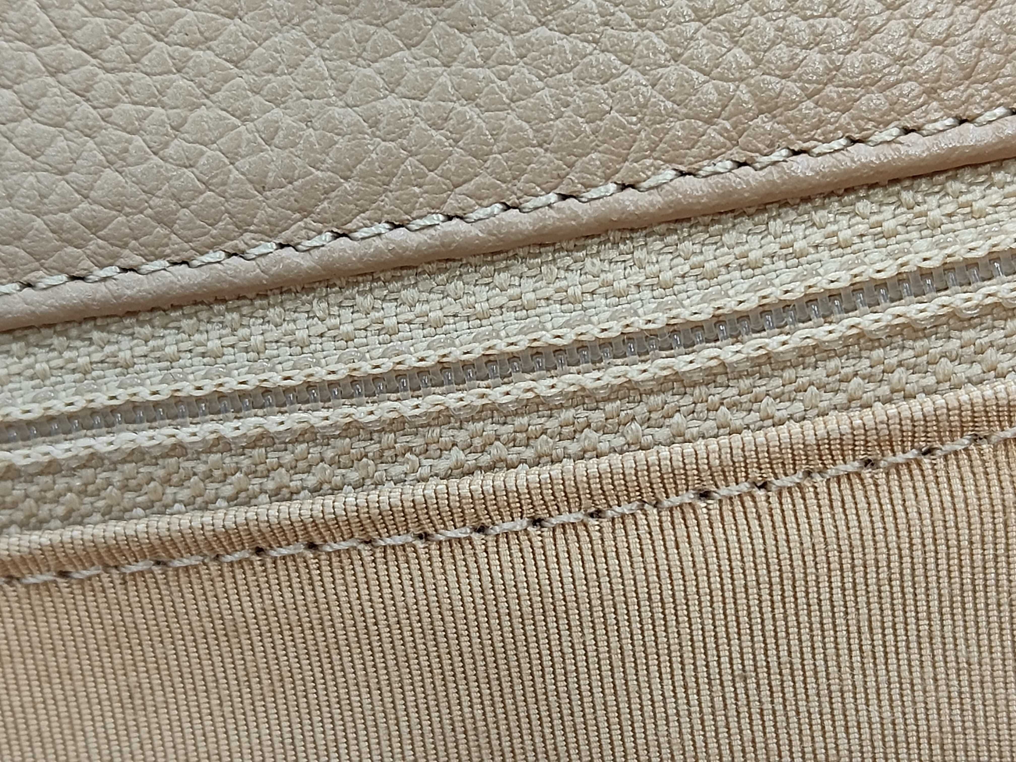 Caviar Skin Executive Beige Turnlock Tote Bag (No. 8) — view 10