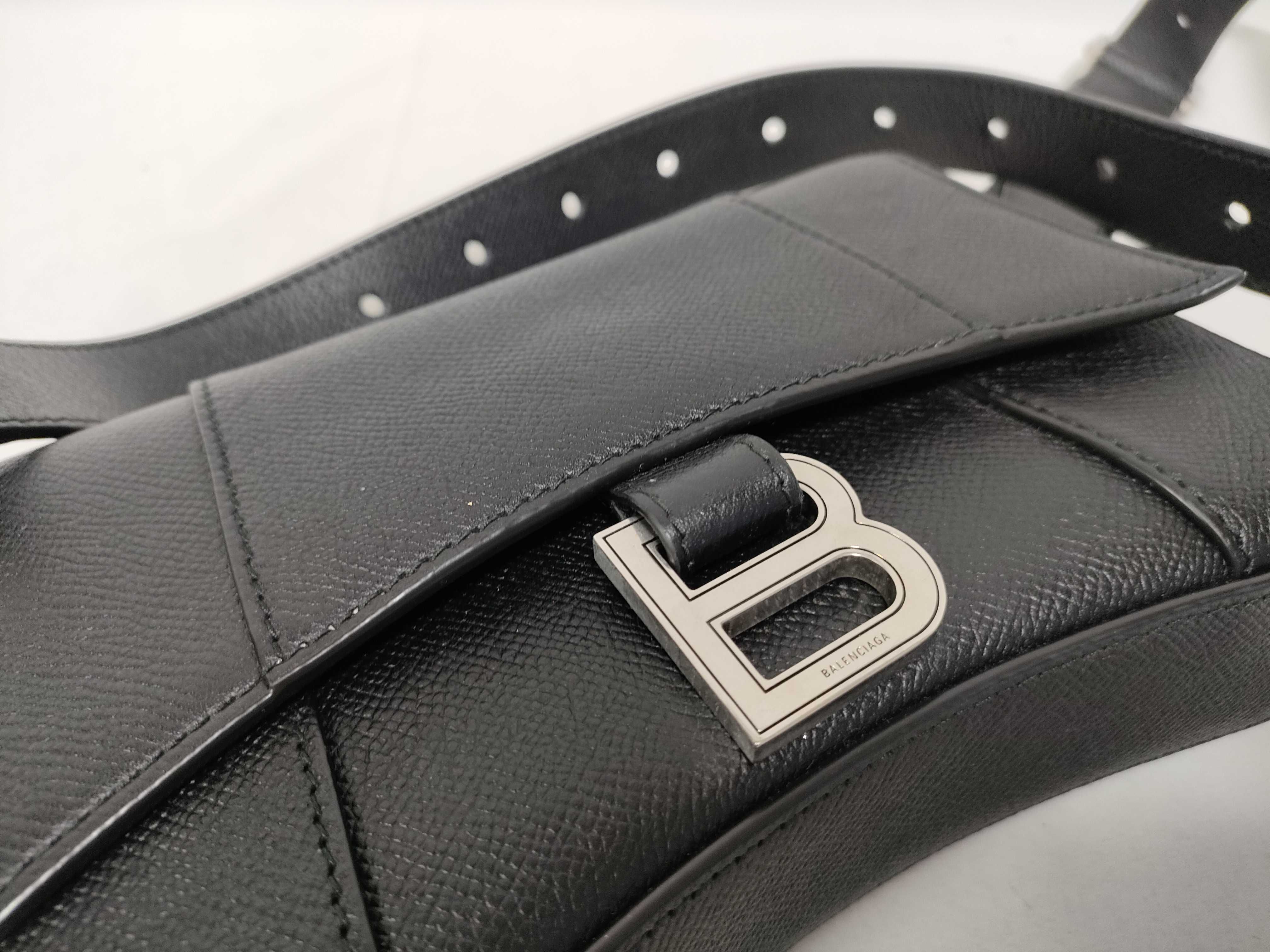 DOWN TOWN CROSS BODY BAG Black Shoulder Bag — view 9