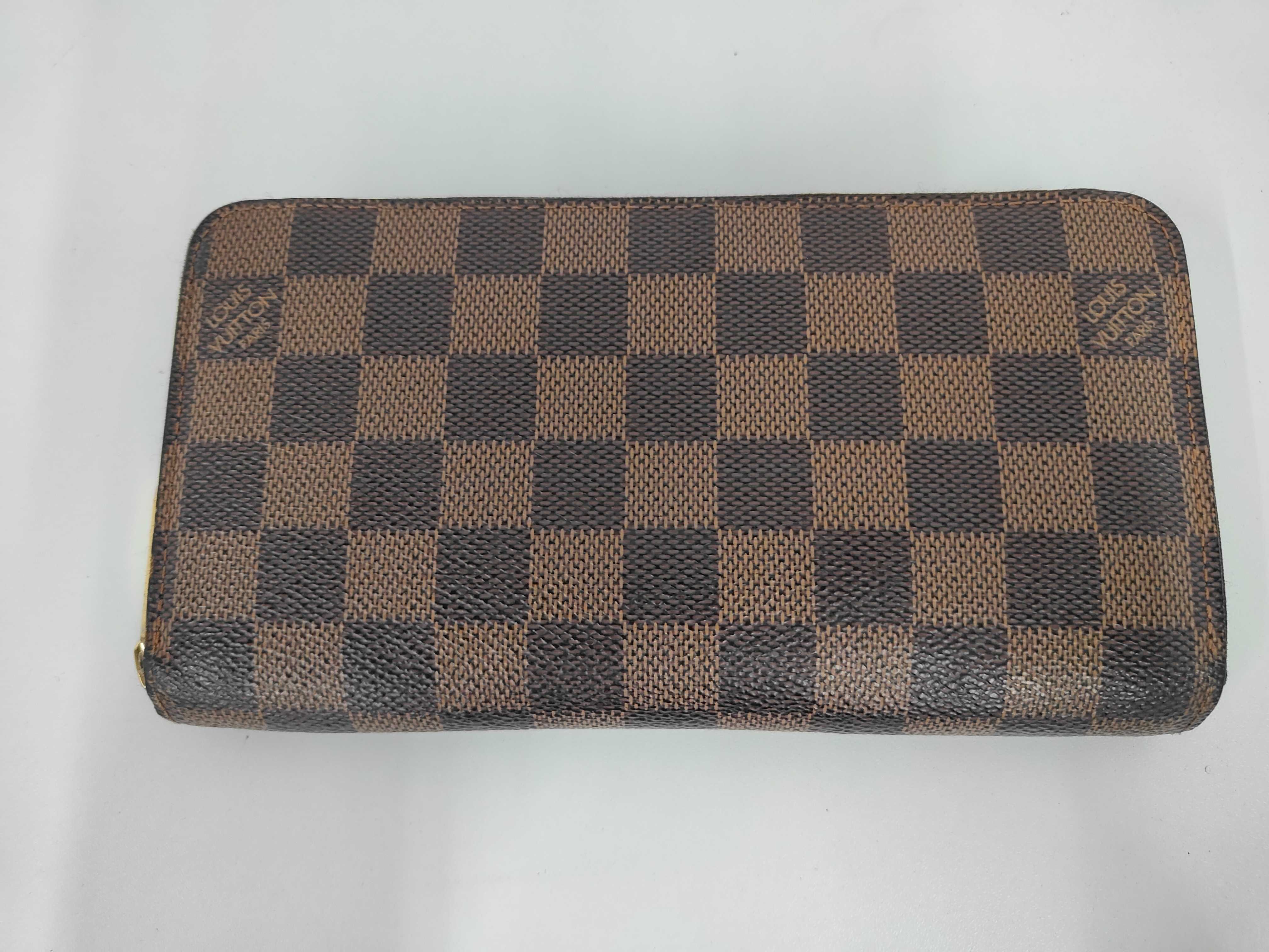 Damier Zippy Wallet