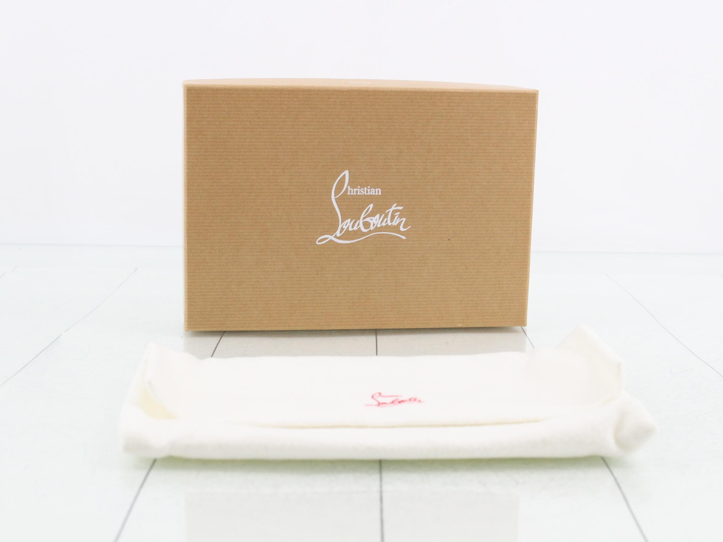 Other lines: Bags and Wallets — view 5