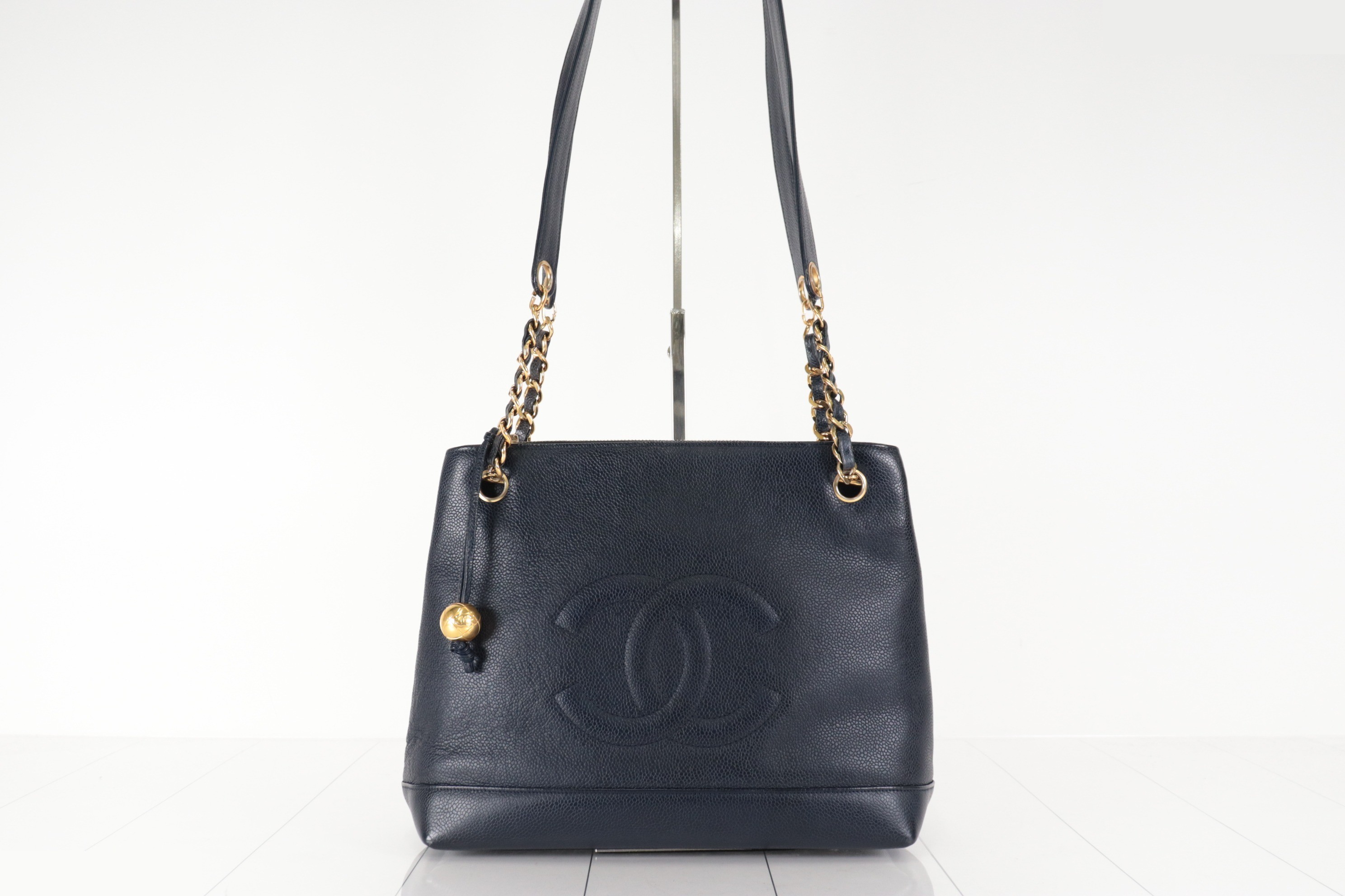 Coco Mark Caviar Chain Tote, Navy, Unit 2
