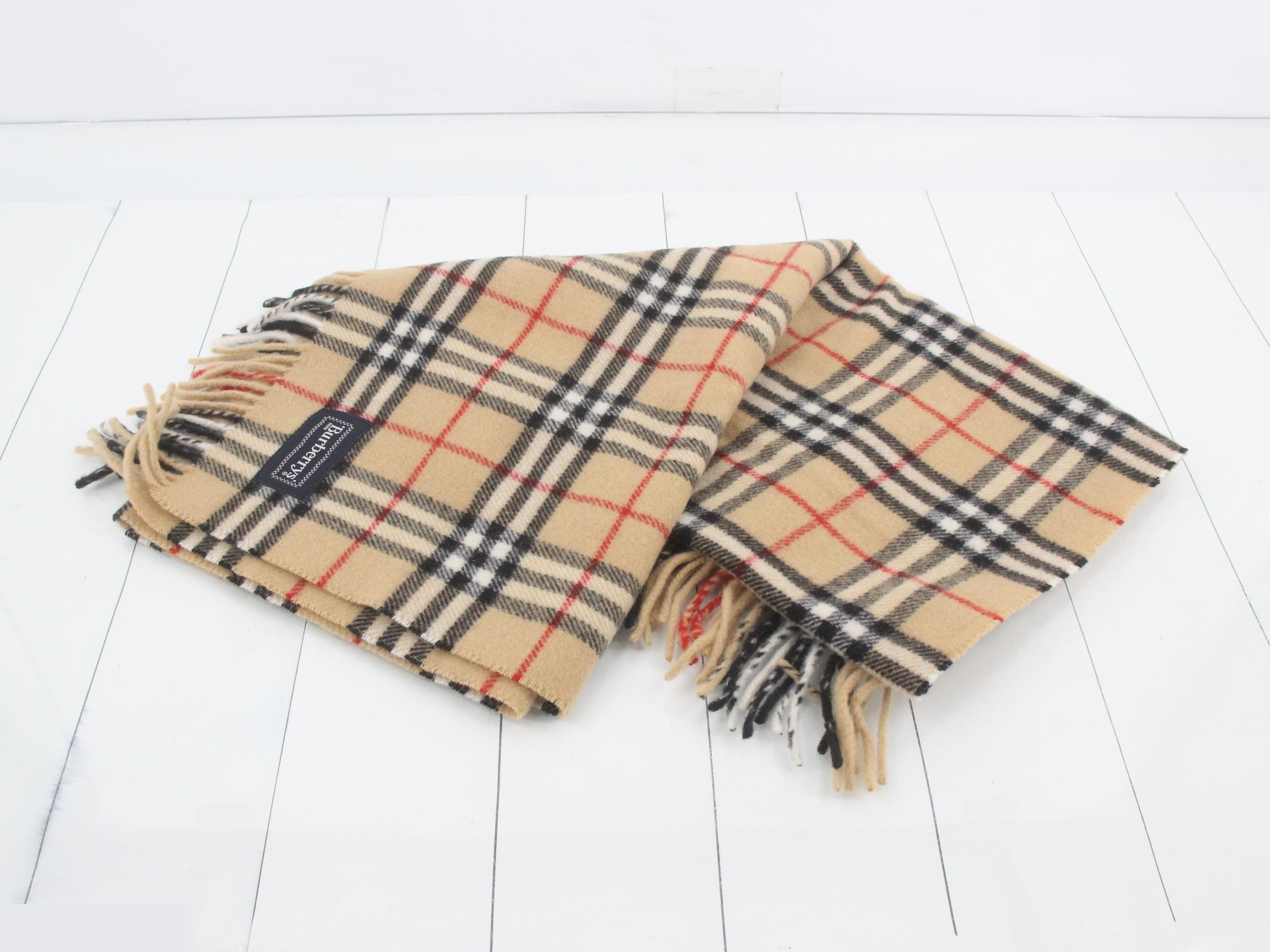 Nova Check lap blanket/shawl, beige — view 2