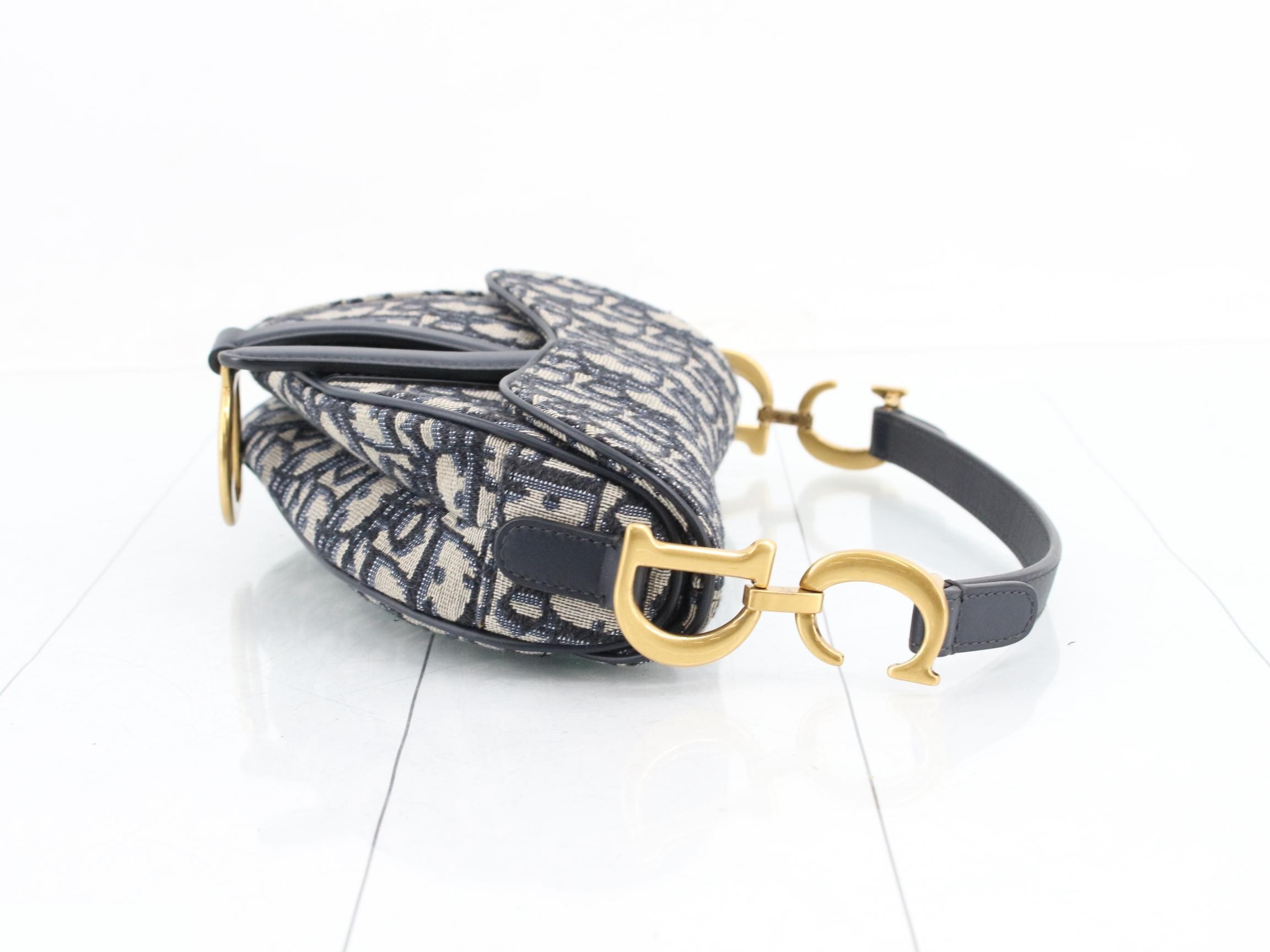 Trotter/Oblique 2-Way One-Shoulder Bag — view 3
