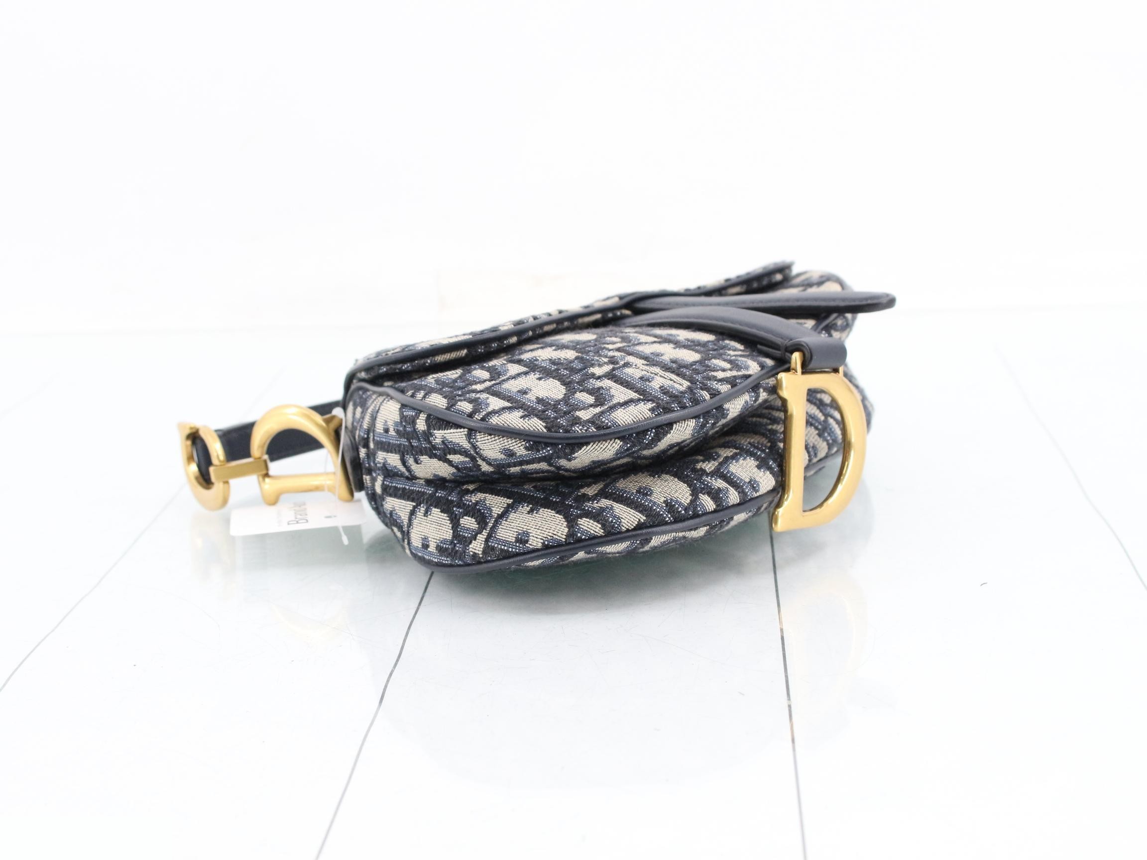Trotter/Oblique 2-Way One-Shoulder Bag — view 5