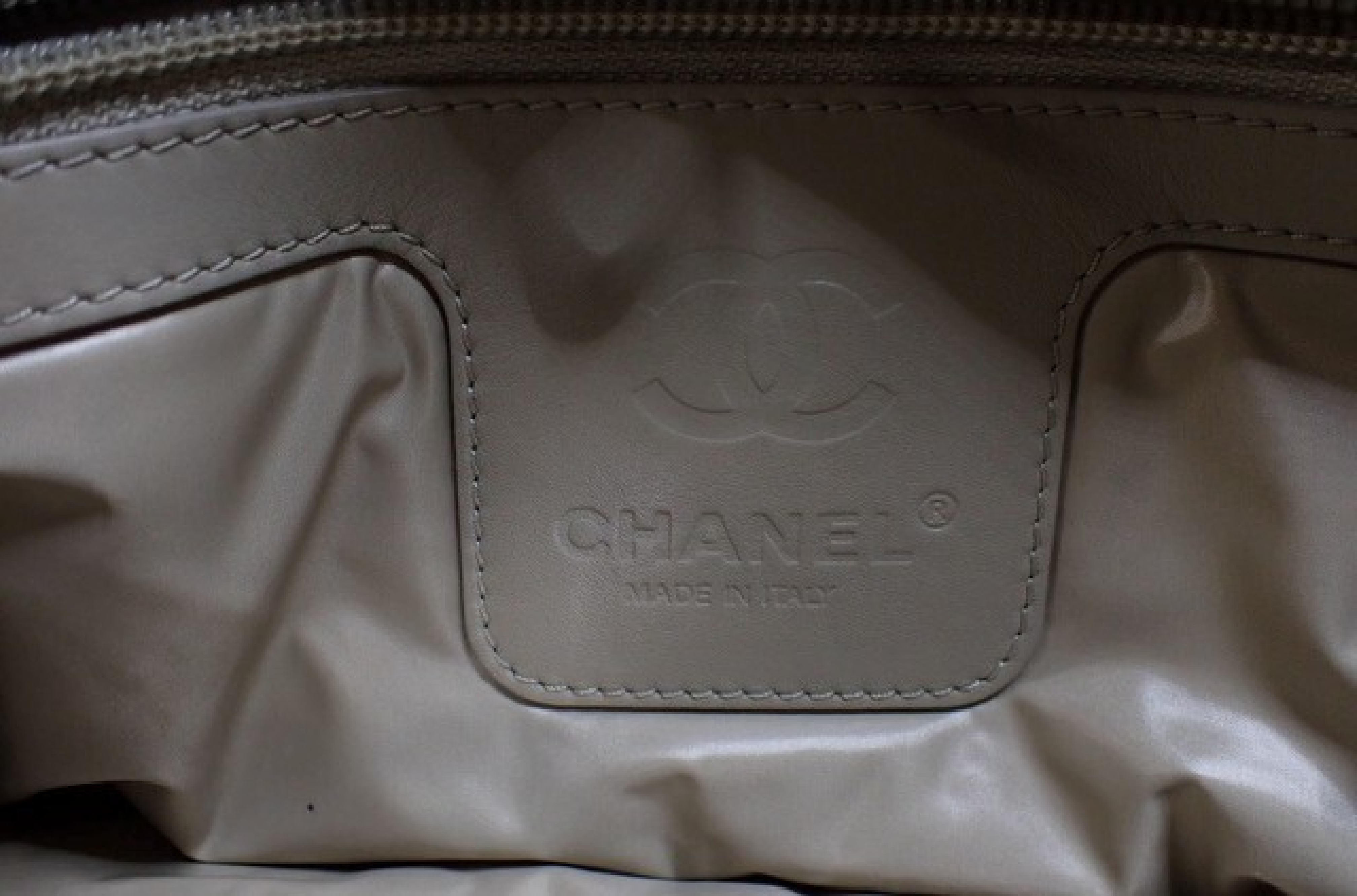 Nylon Bicolor Tote Bag (Serial Number ) with Seal and Card — view 7