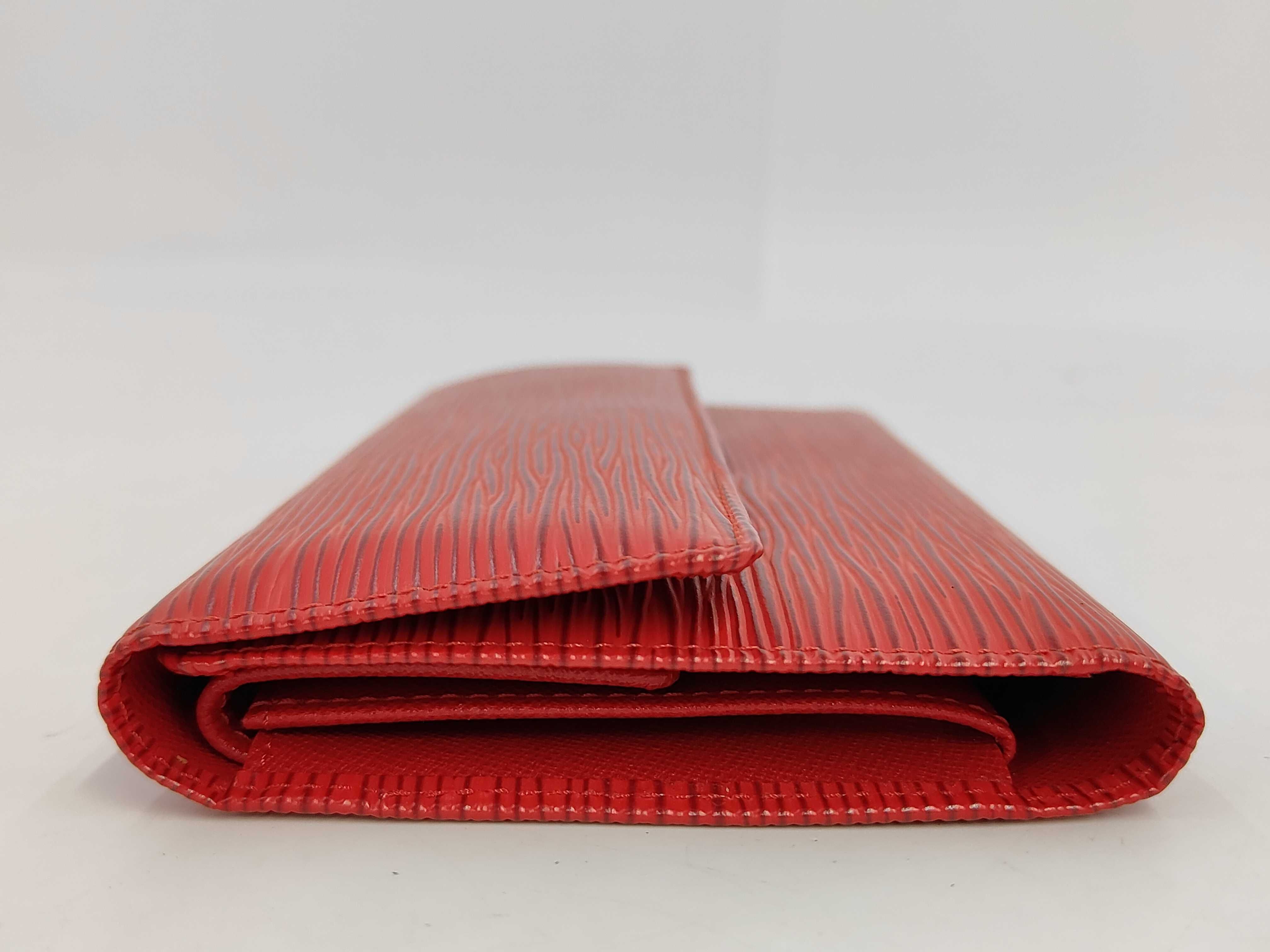 Epi Louis Vuitton Epi Portefeuille Tresor International Wallet — view 8