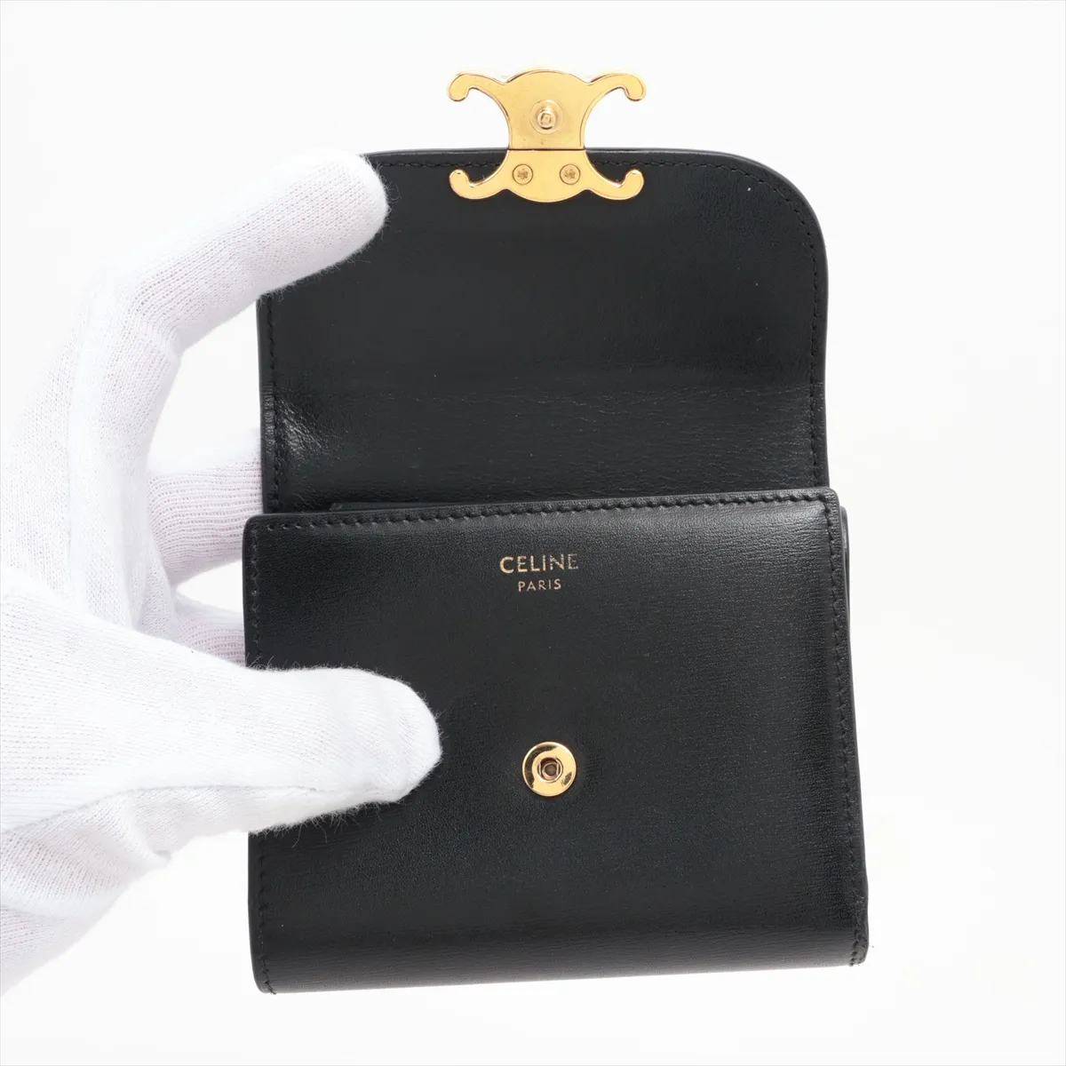Triomphe Small Flap Wallet Leather Compact Wallet Black — view 3