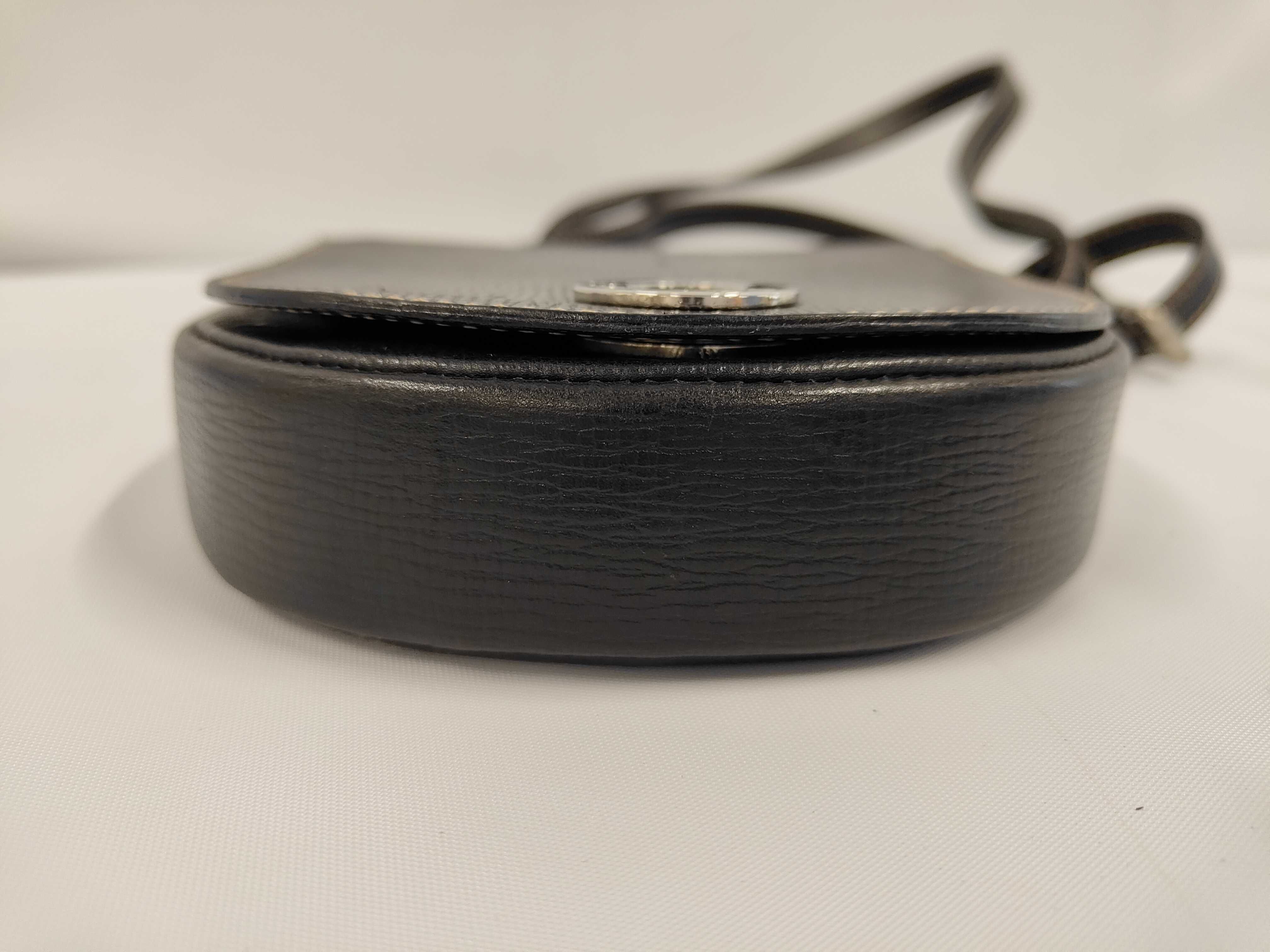 Circle Logo Leather Shoulder Bag — view 3
