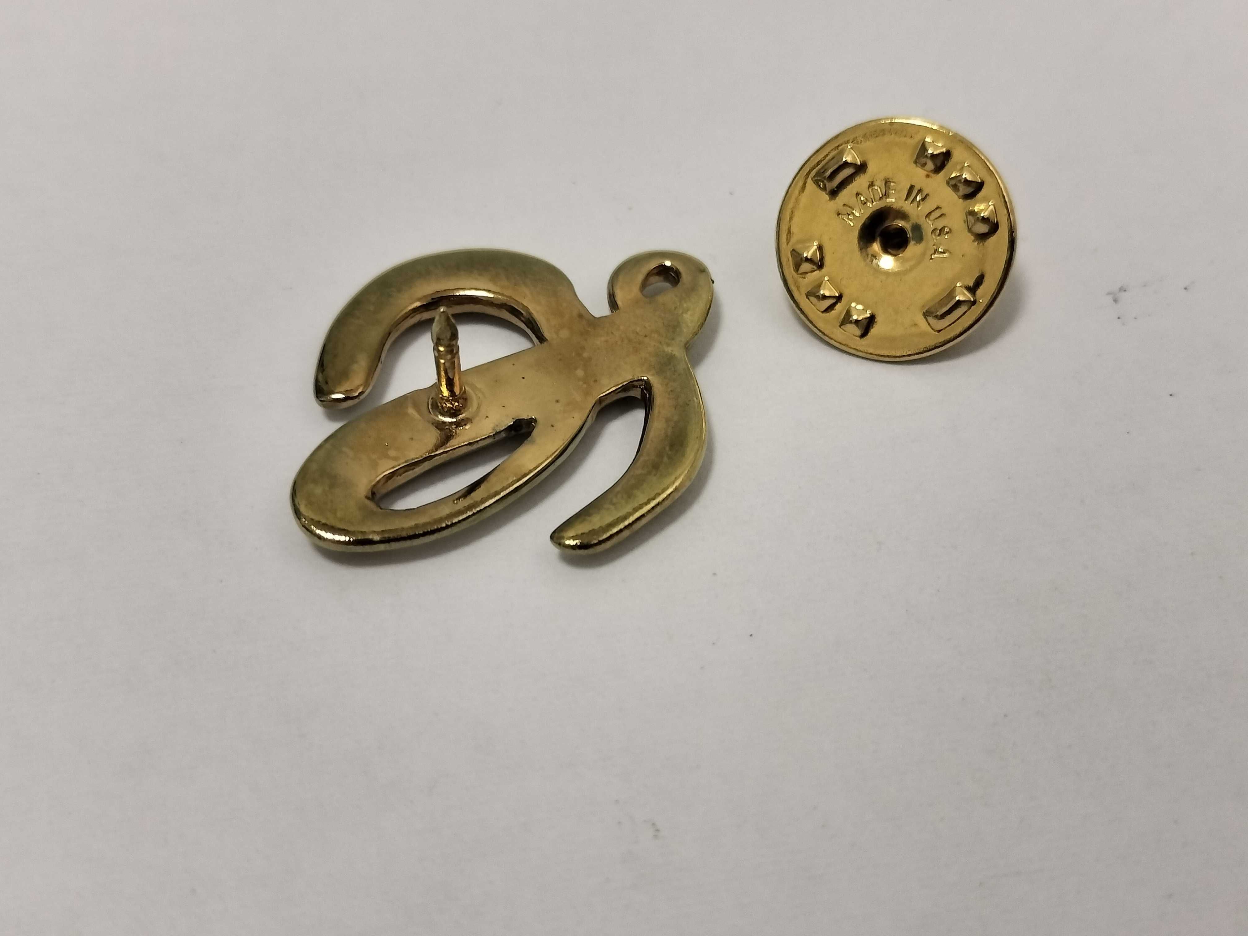 pin badge brooch — view 3