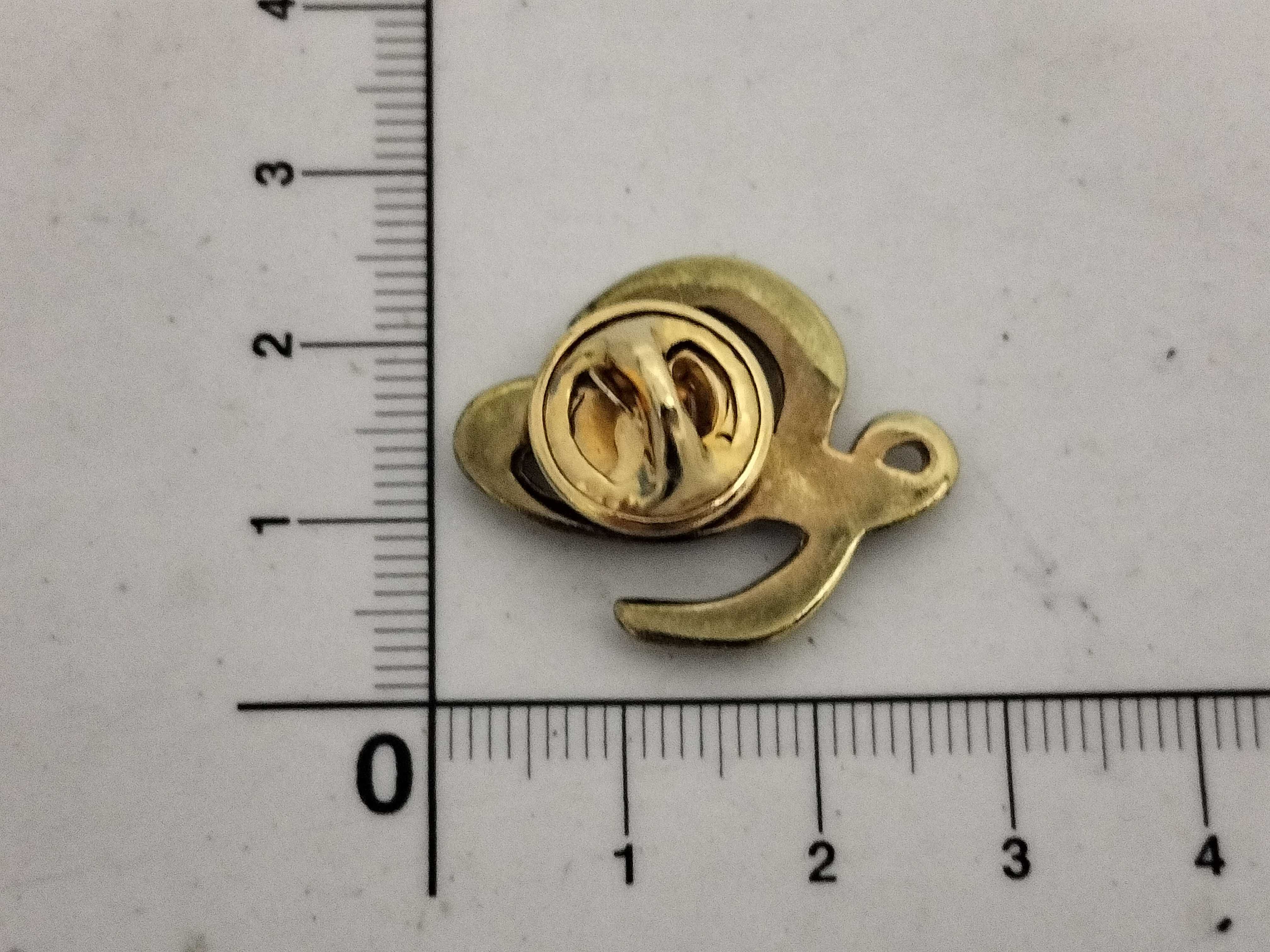pin badge brooch — view 4