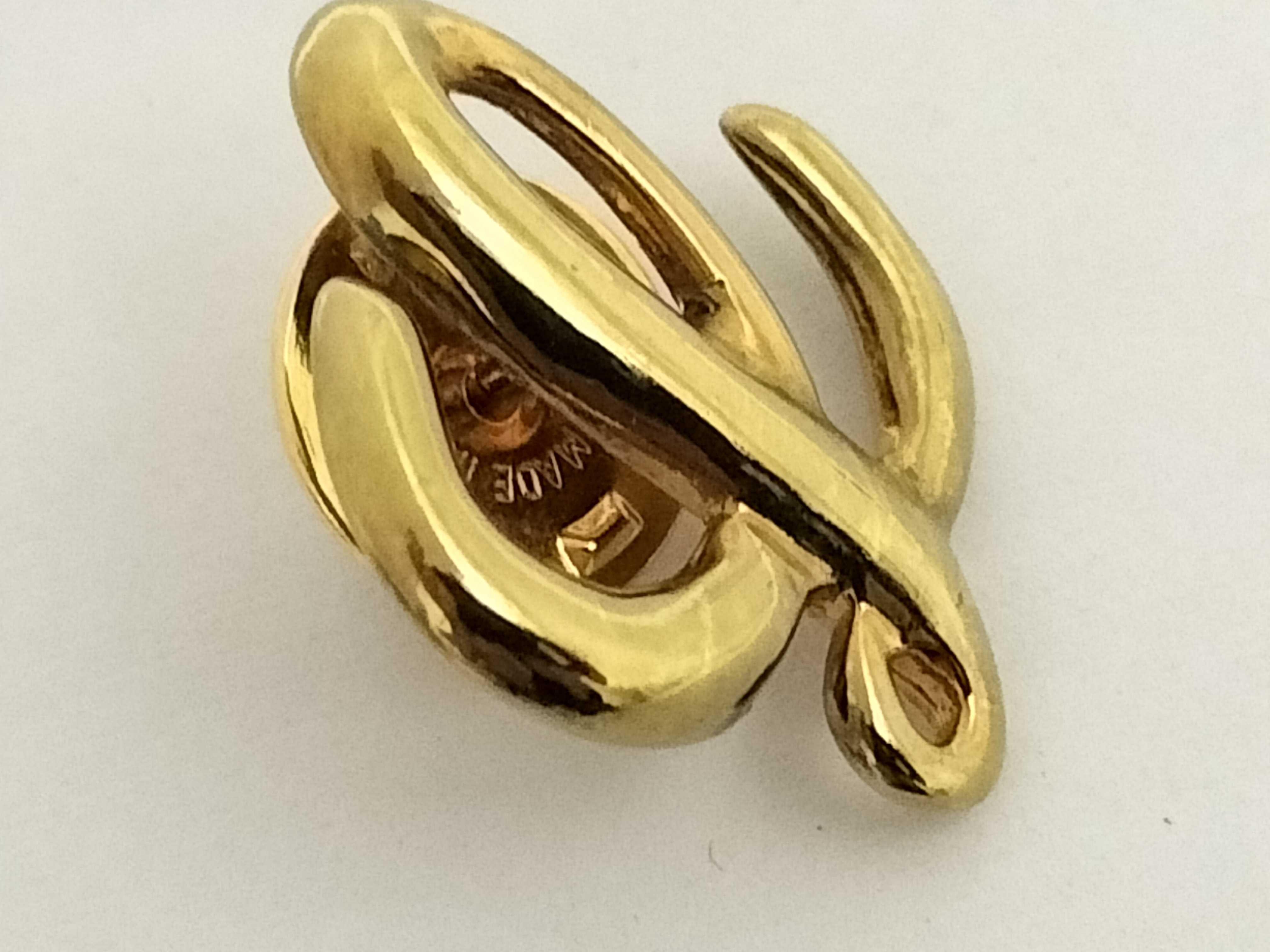 pin badge brooch — view 8