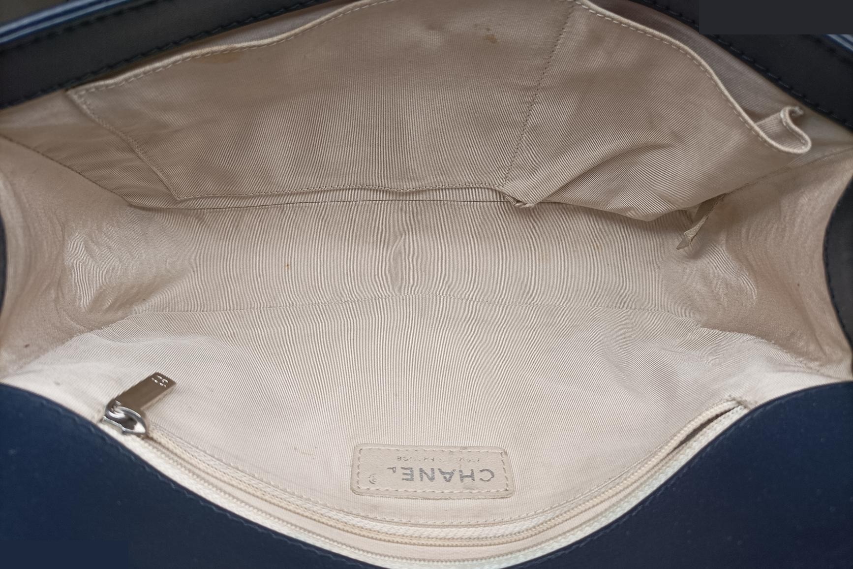 Boy Chanel Matelassé Coco Mark Lambskin Navy — view 6