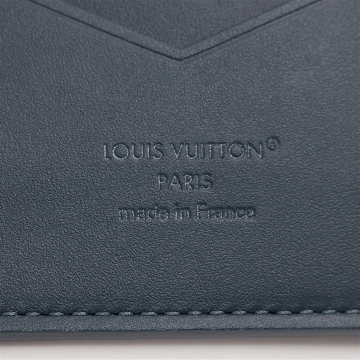 Monogram Shadow Passport Cover Couverture Passport - Blue Pass Case M14792 RFID Reactive — view 6