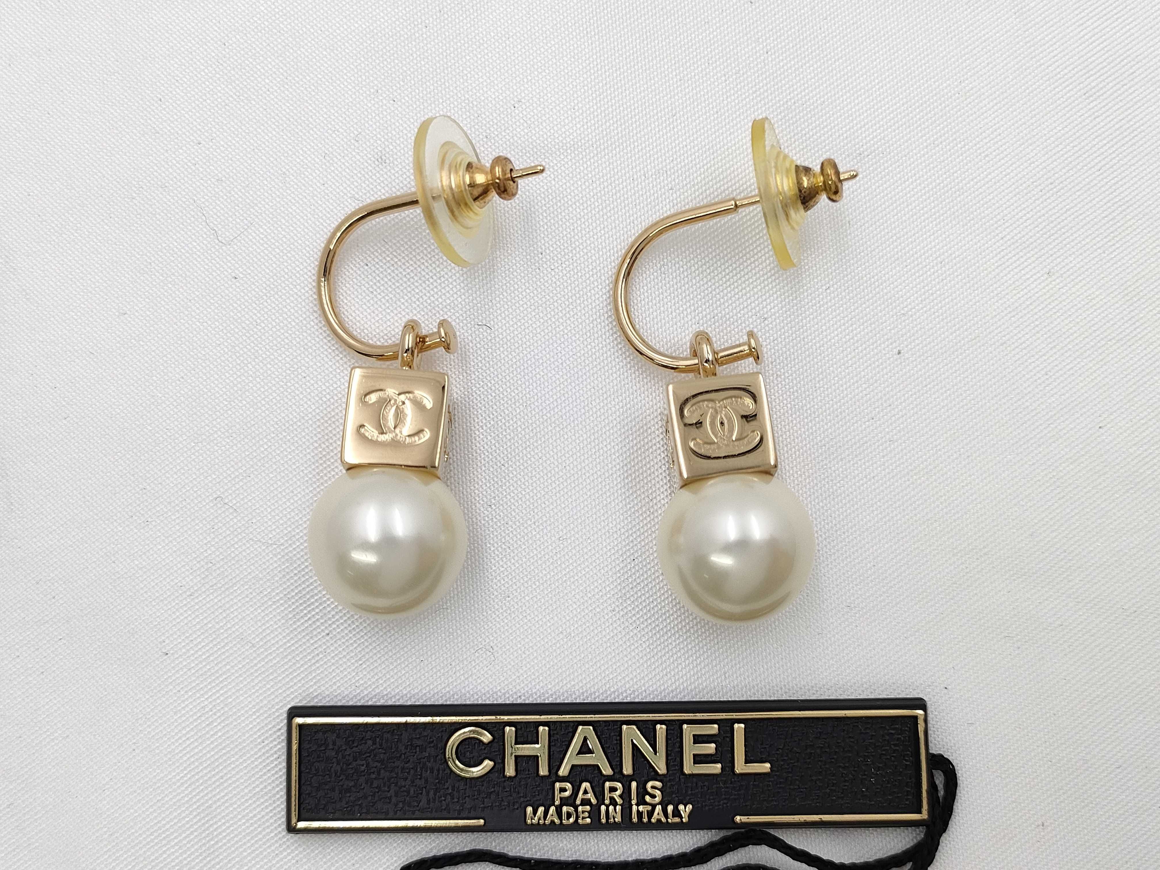 Coco Mark 02A Faux Pearl Coco Cube Earrings